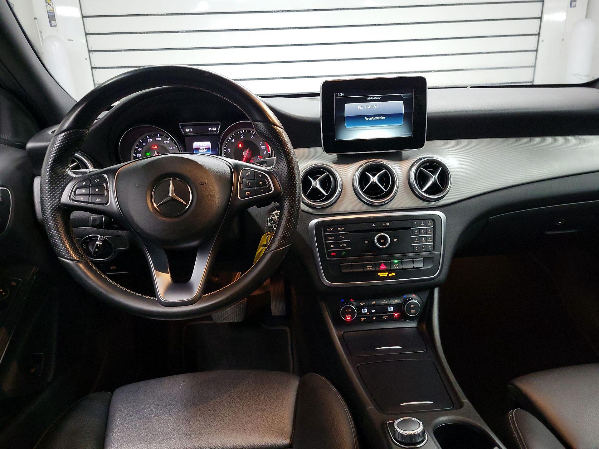Thumbnail: 2016 Mercedes-Benz GLA - 9