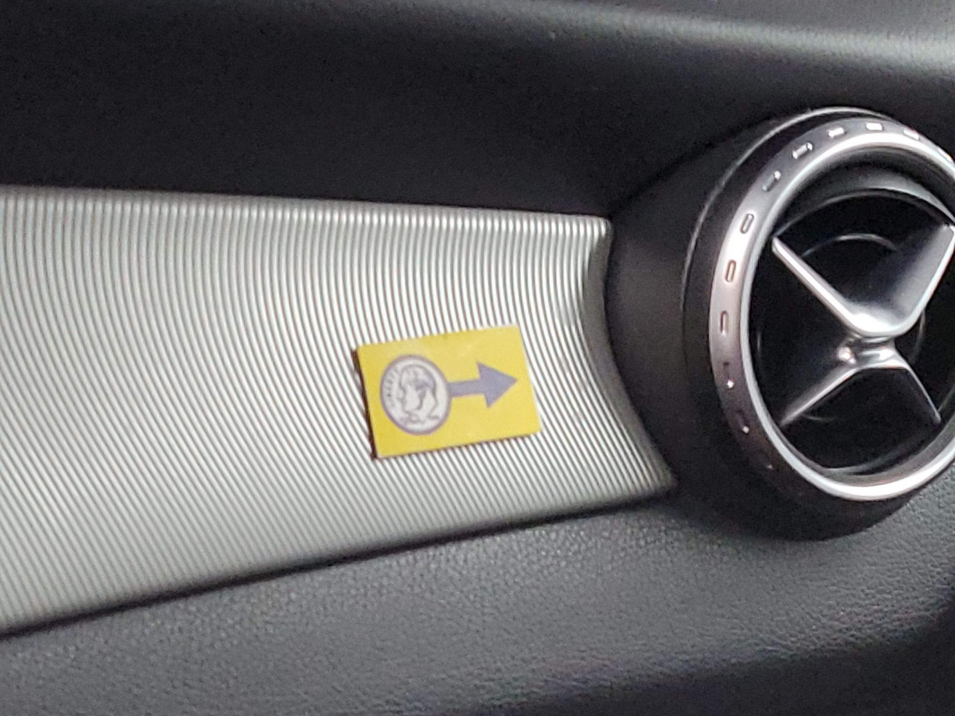 Thumbnail: 2016 Mercedes-Benz GLA - 20