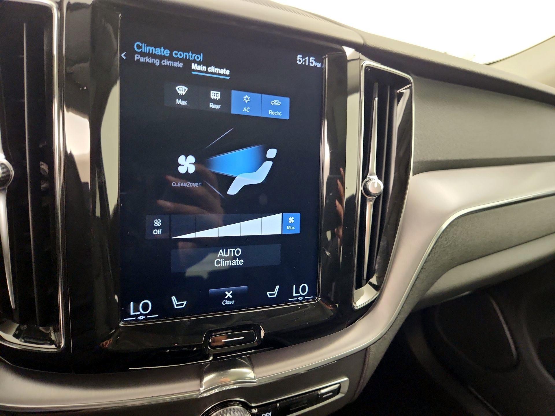 Thumbnail: 2020 Volvo XC60 - 17
