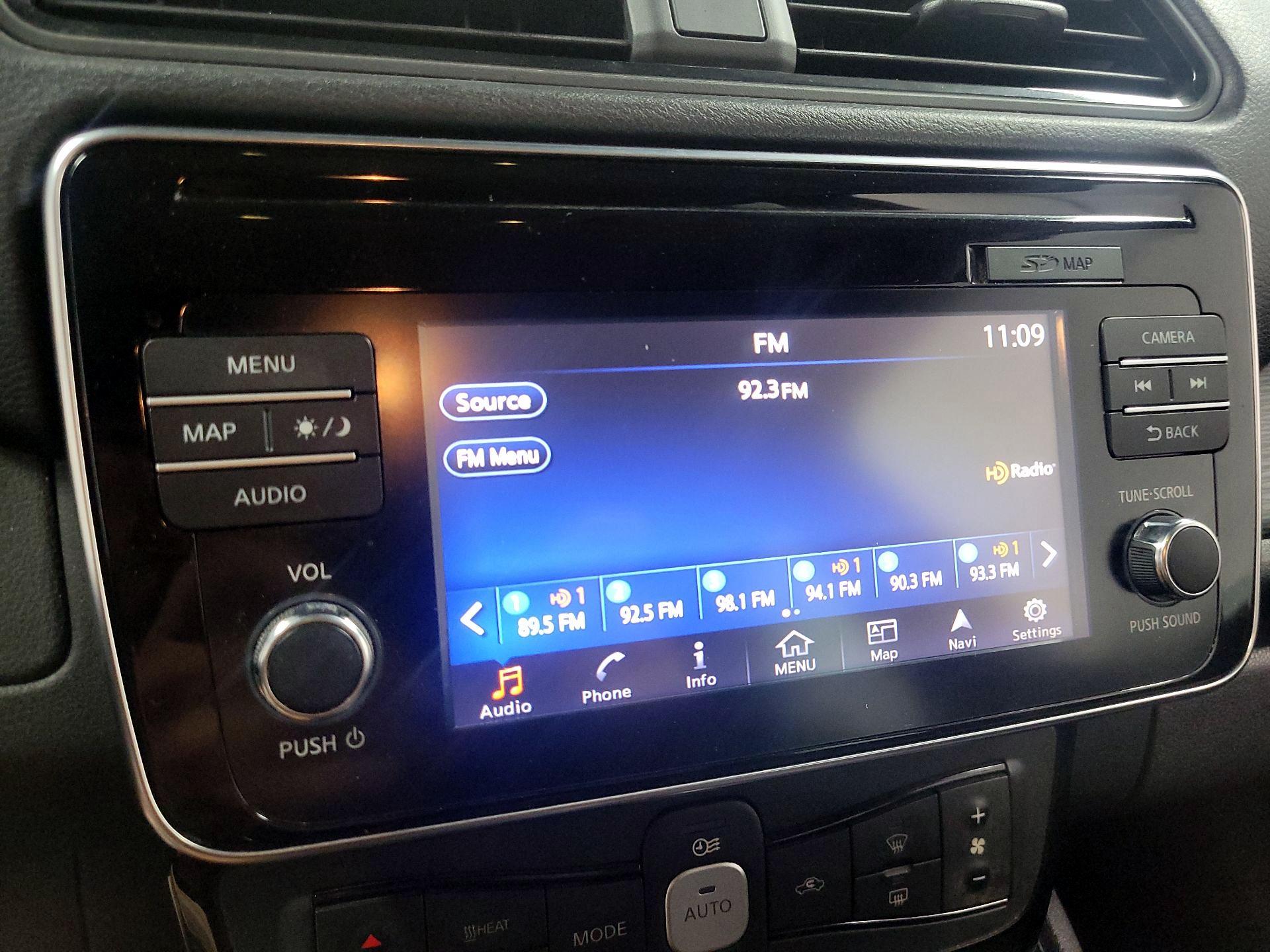 Thumbnail: 2018 Nissan Leaf - 15