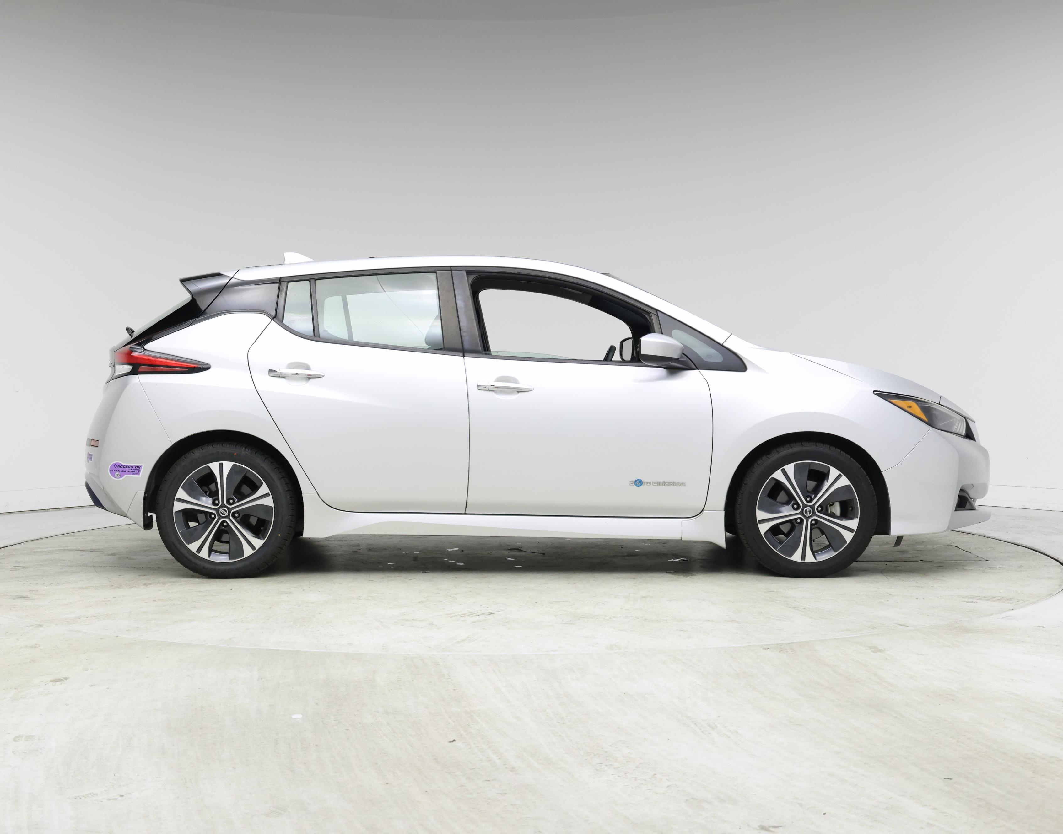 Thumbnail: 2018 Nissan Leaf - 7
