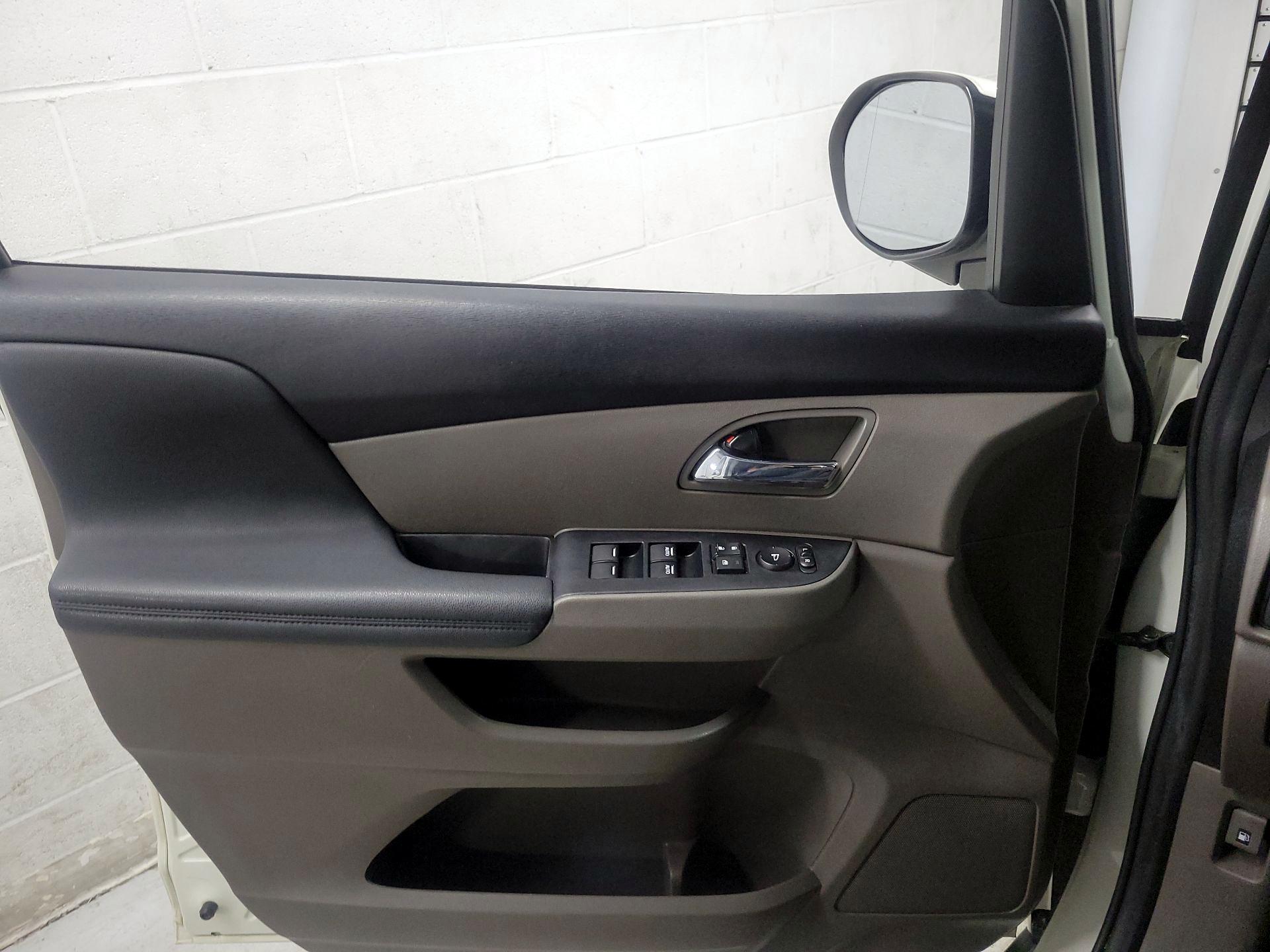 Thumbnail: 2015 Honda Odyssey - 12