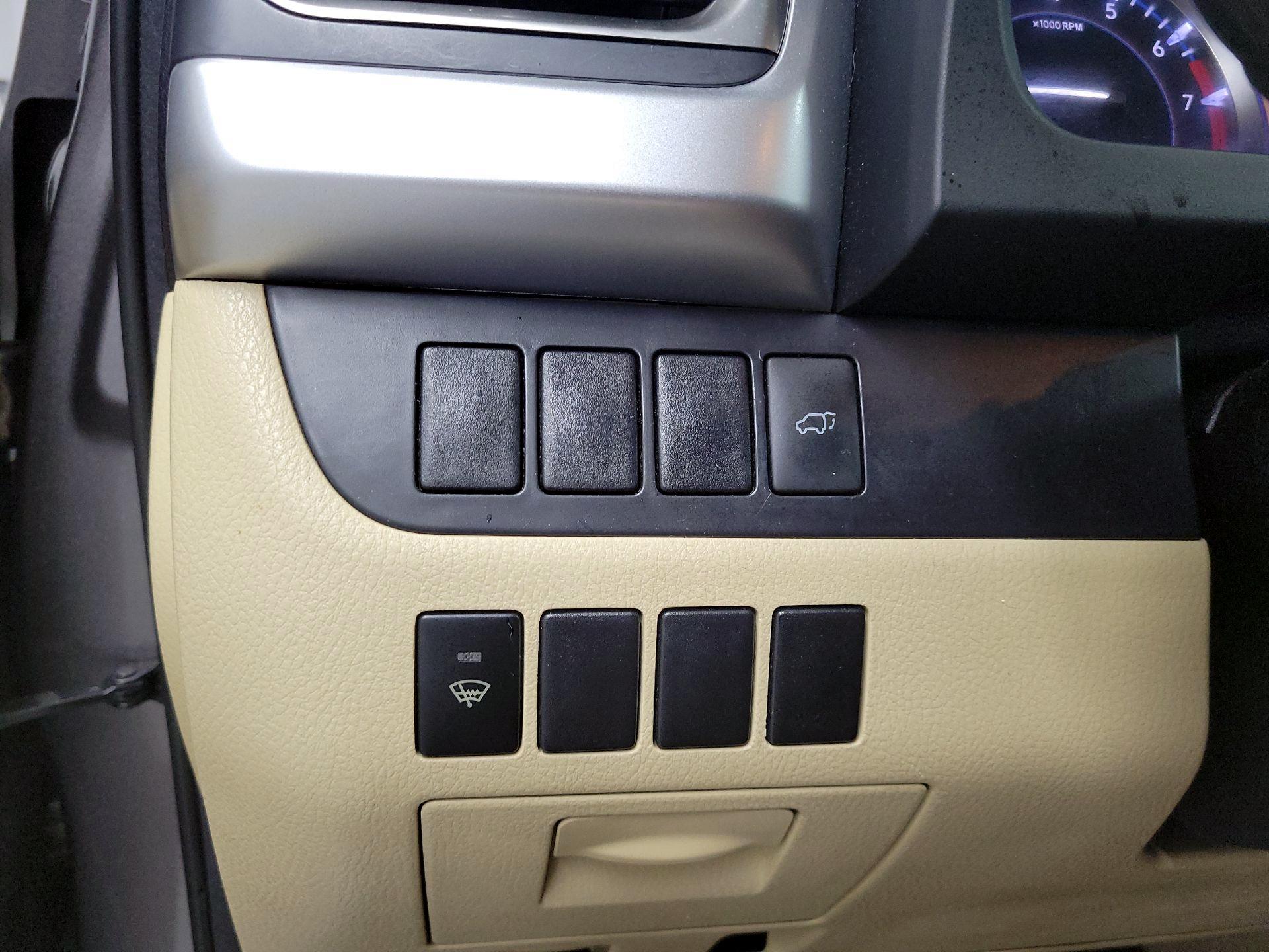 Thumbnail: 2016 Toyota Highlander - 13