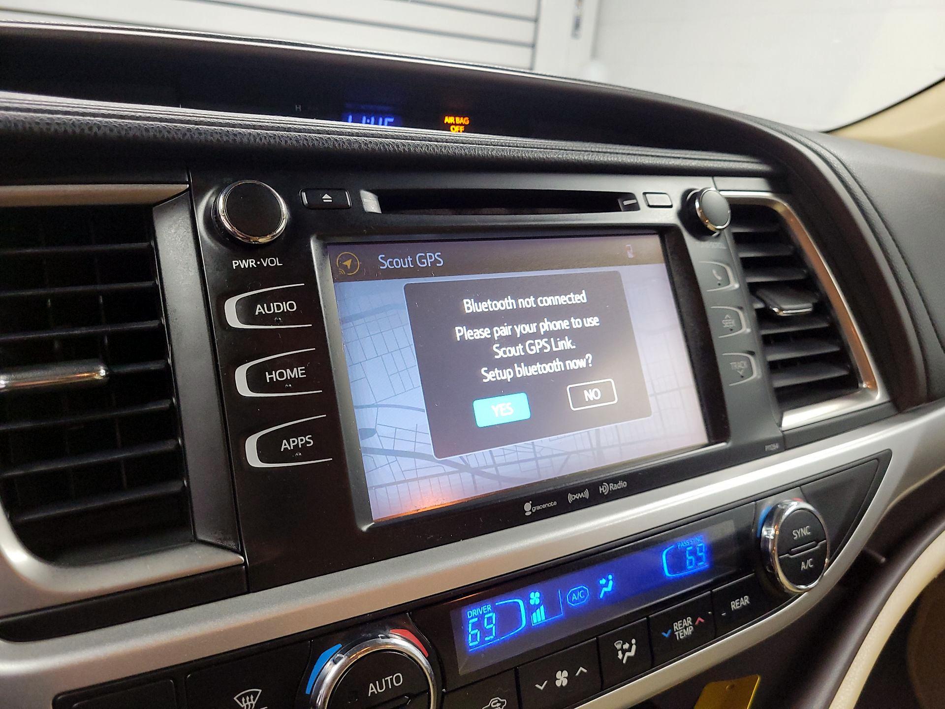 Thumbnail: 2016 Toyota Highlander - 14