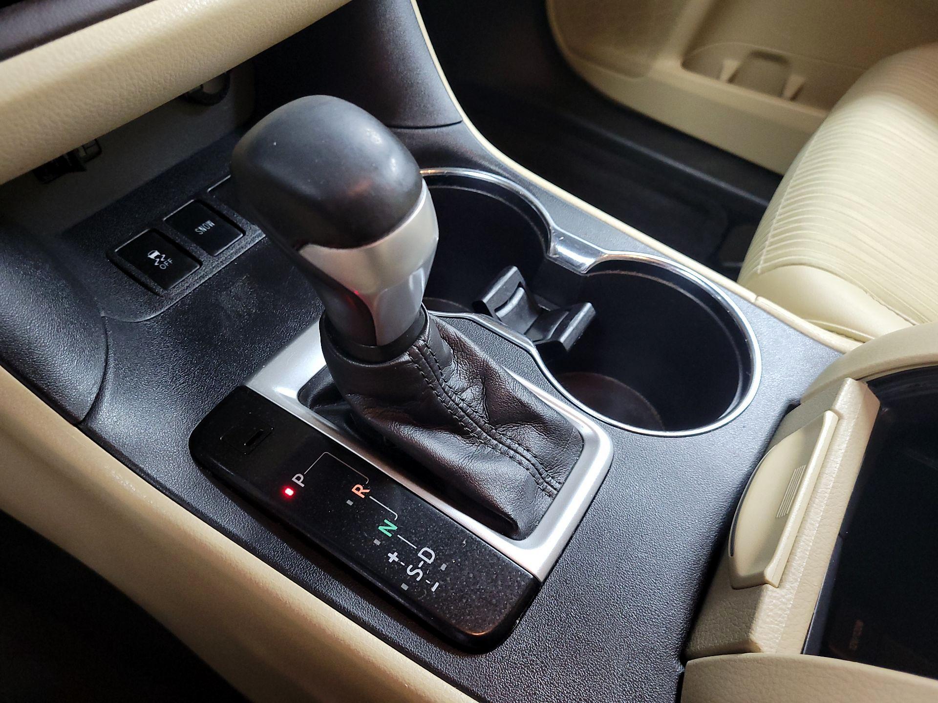 Thumbnail: 2016 Toyota Highlander - 18