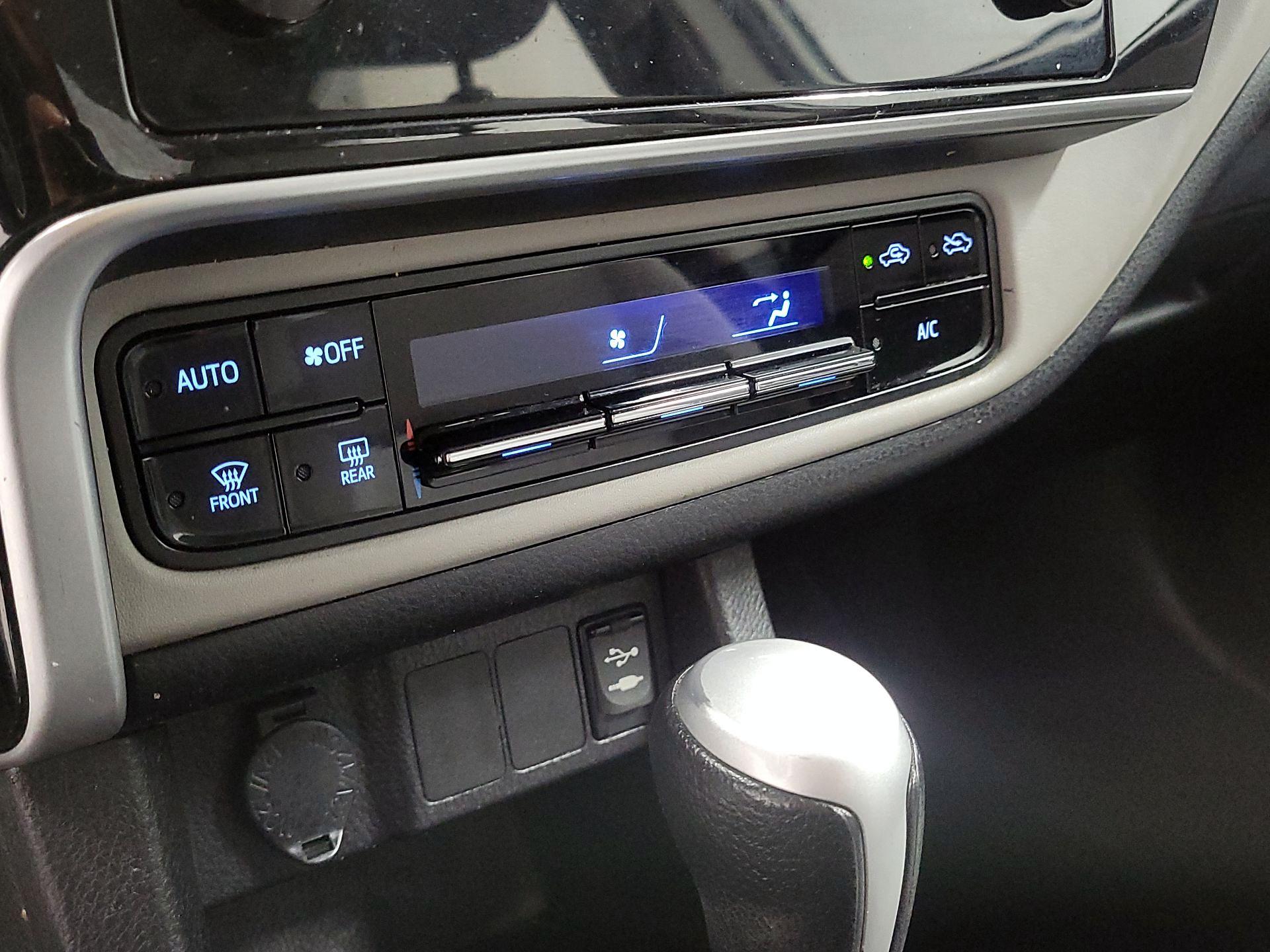 Thumbnail: 2019 Toyota Corolla - 16