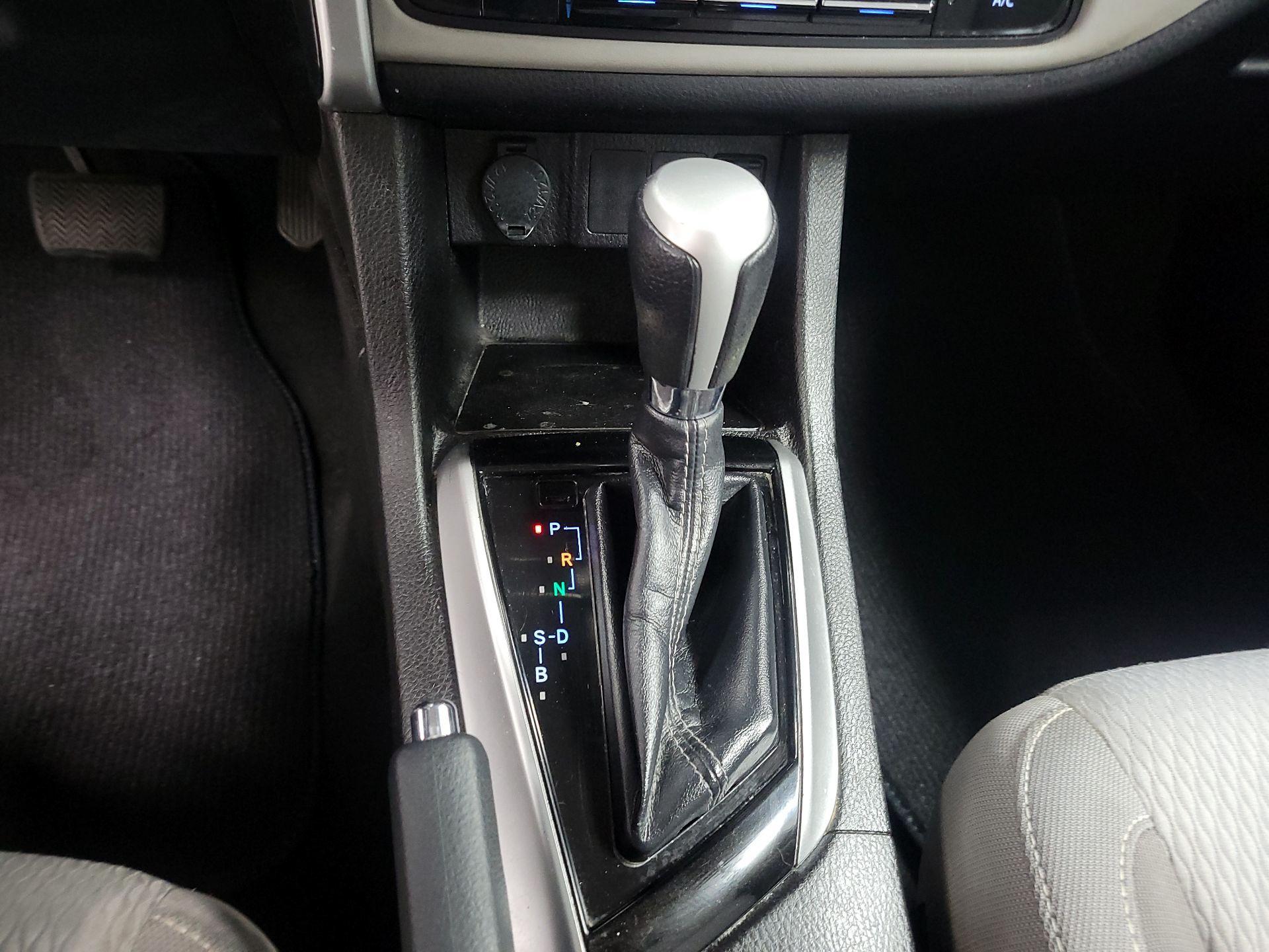 Thumbnail: 2019 Toyota Corolla - 17