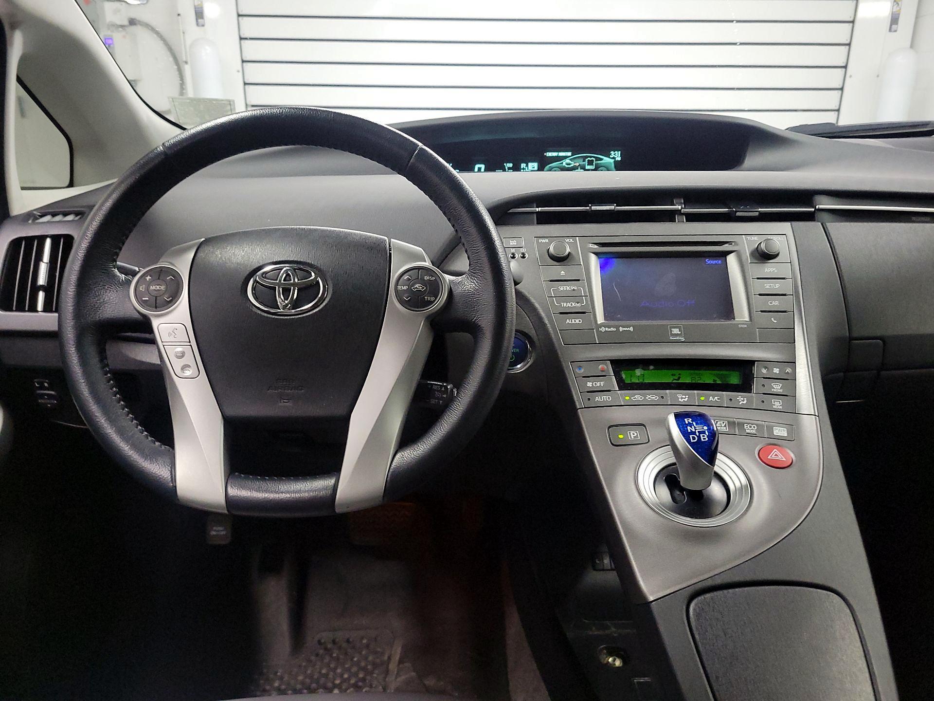 Thumbnail: 2015 Toyota Prius - 9