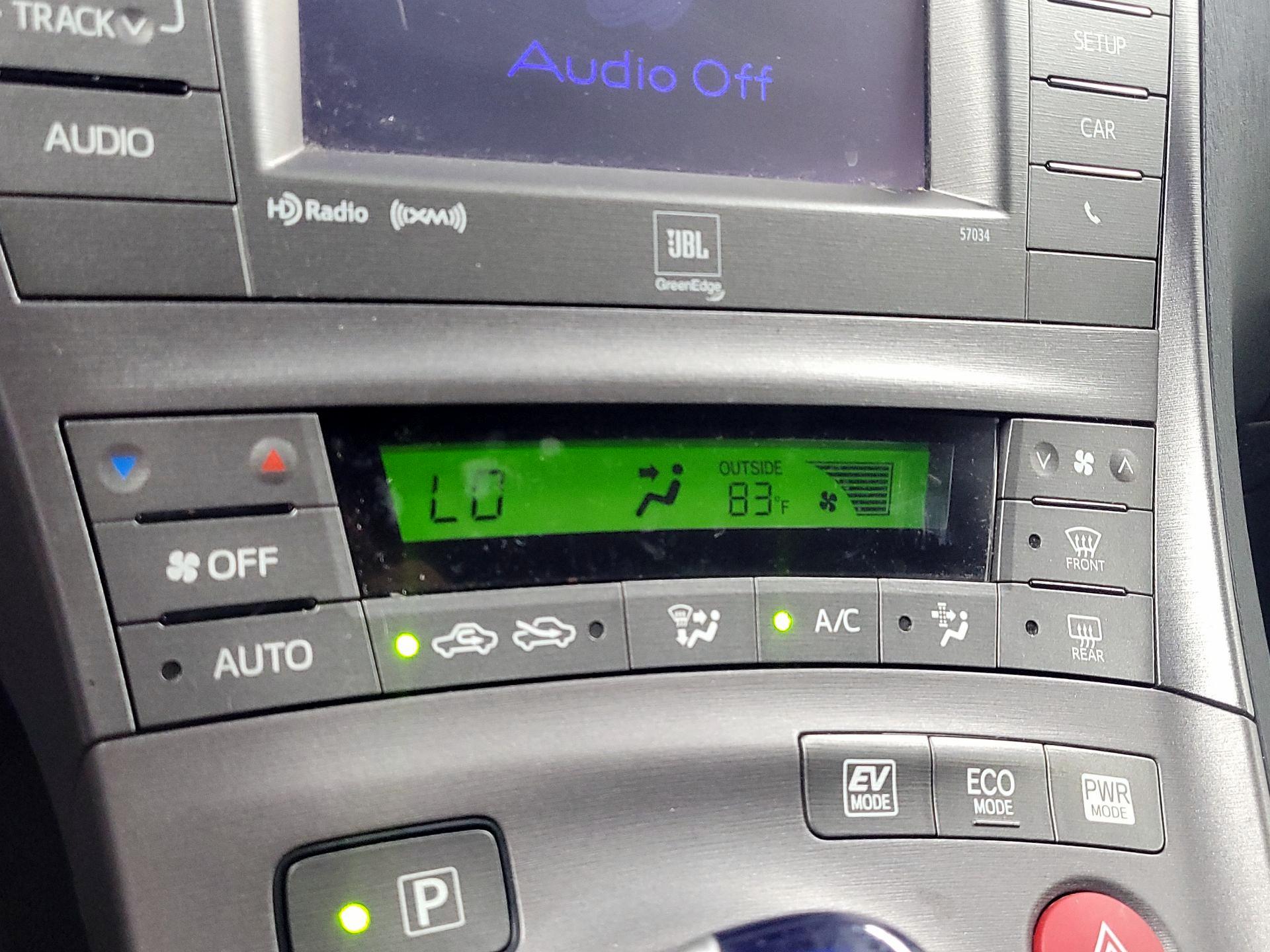 Thumbnail: 2015 Toyota Prius - 15