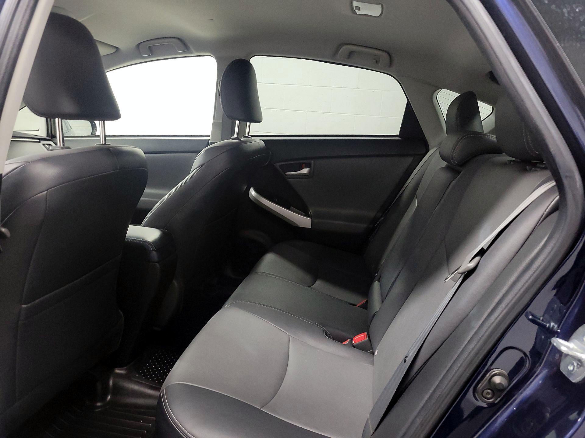 Thumbnail: 2015 Toyota Prius - 17