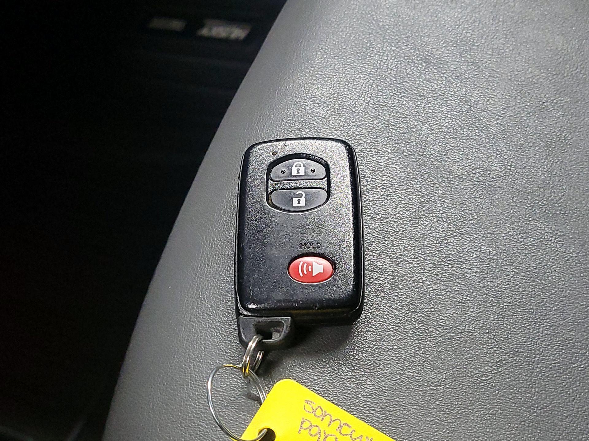 Thumbnail: 2015 Toyota Prius - 20