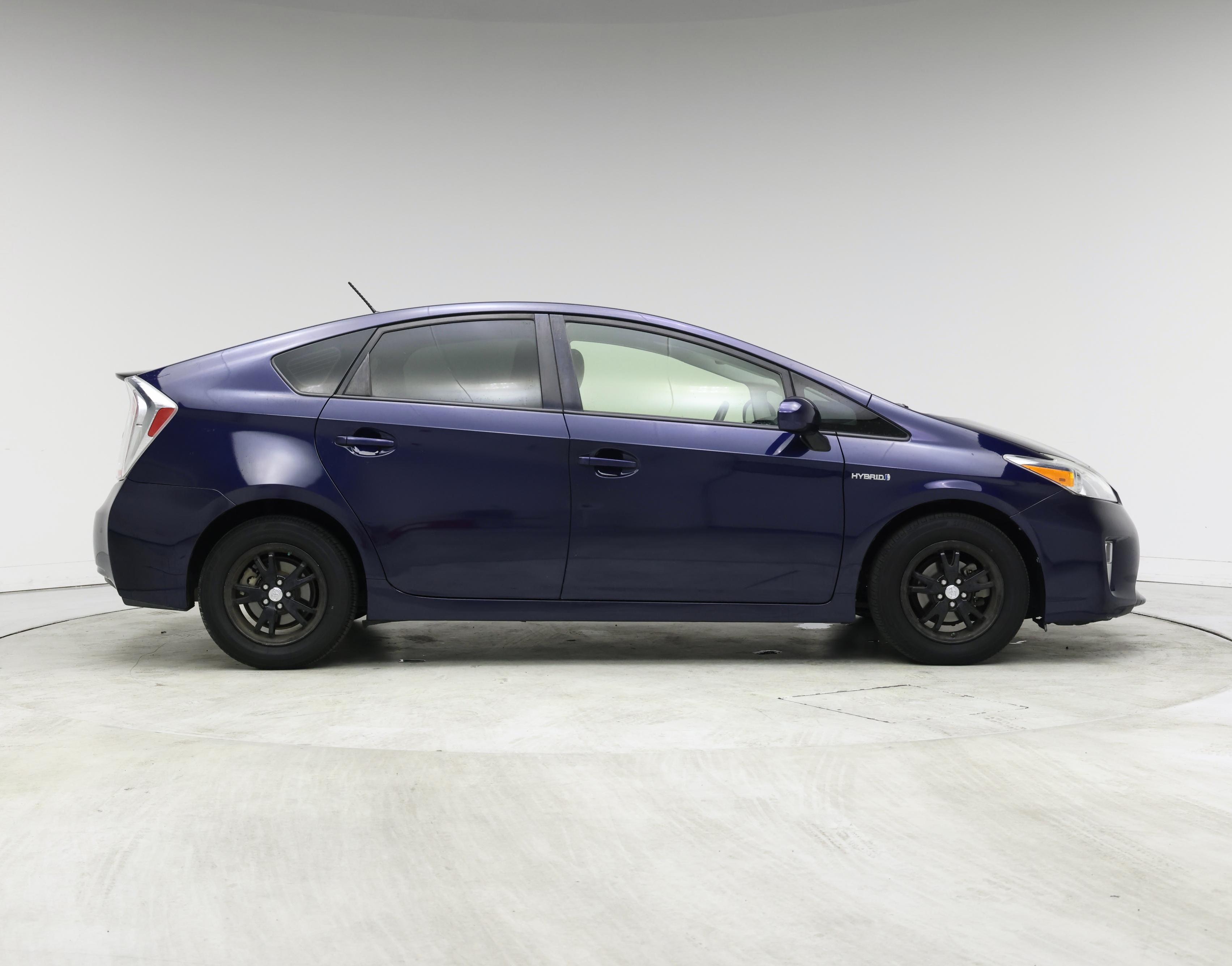 Thumbnail: 2015 Toyota Prius - 7