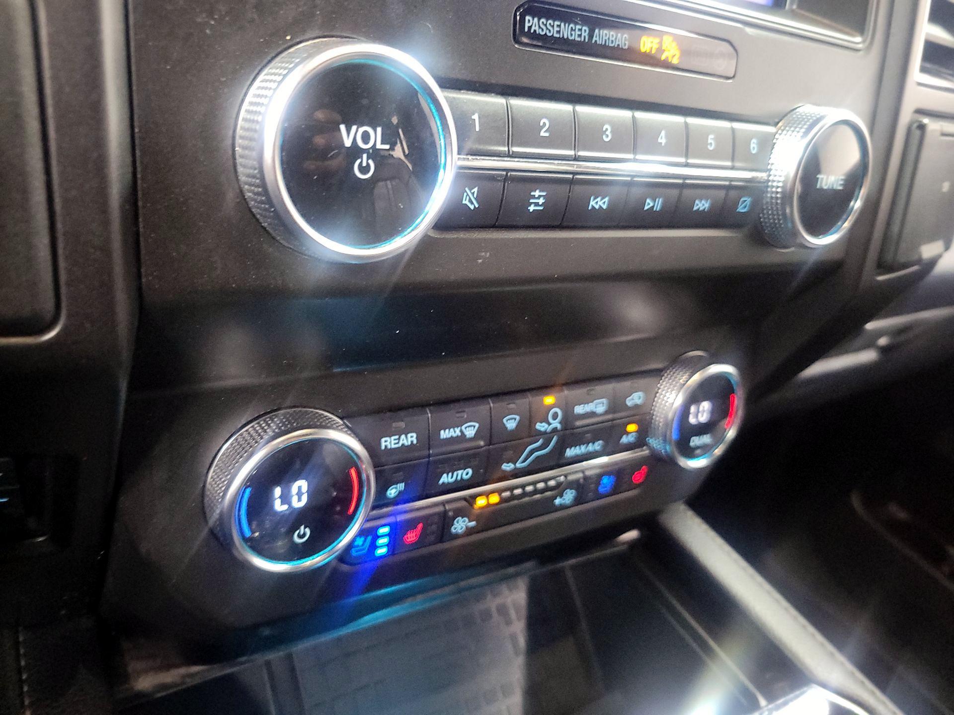 Thumbnail: 2020 Ford Expedition - 17