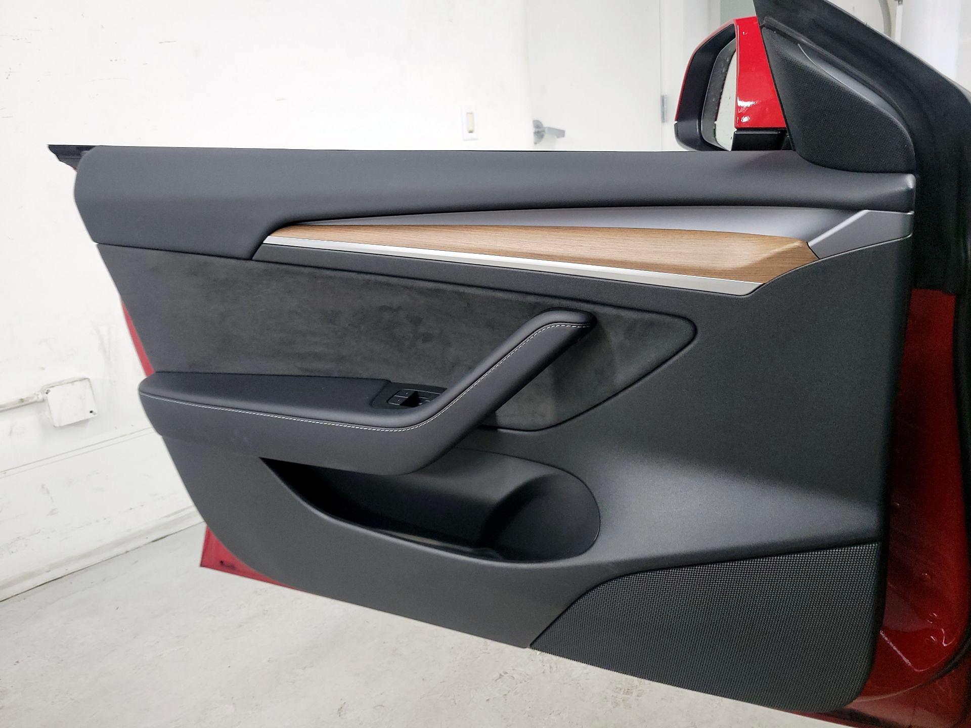 Thumbnail: 2023 Tesla Model 3 - 13