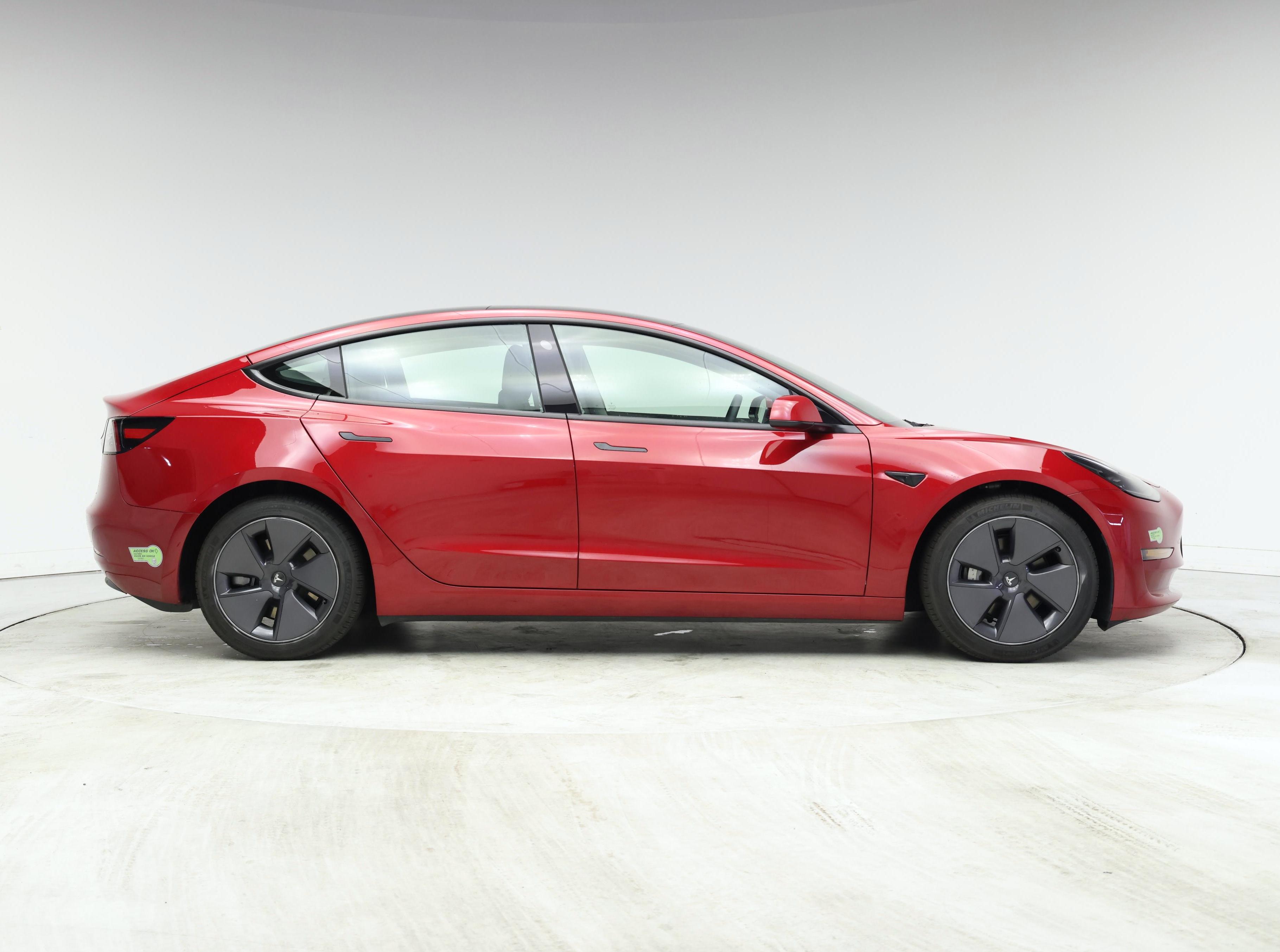 Thumbnail: 2023 Tesla Model 3 - 7