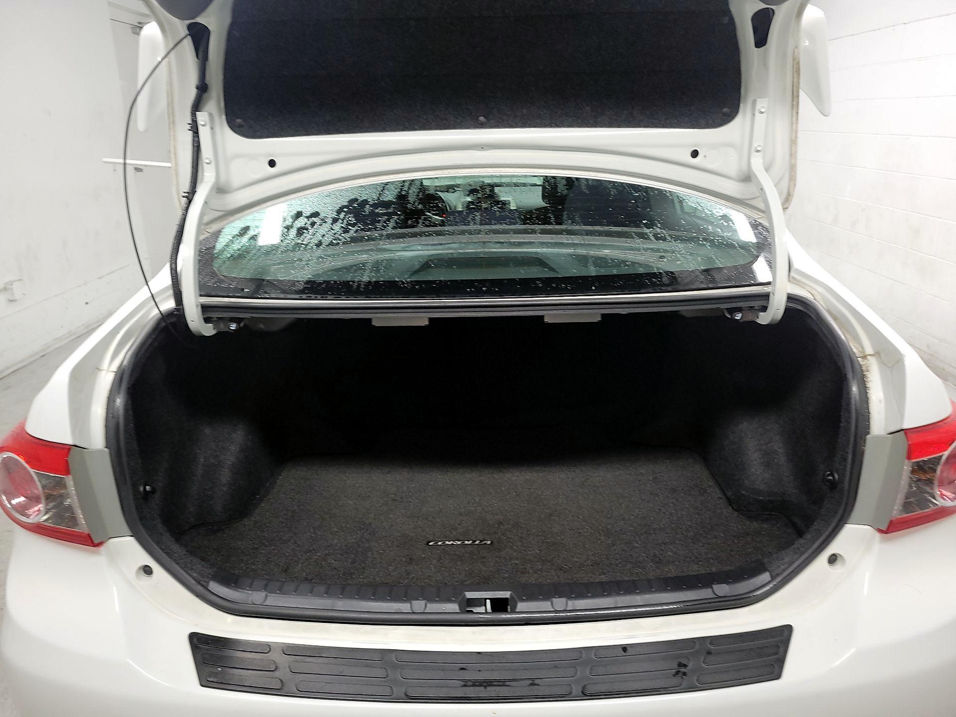 Thumbnail: 2013 Toyota Corolla - 19