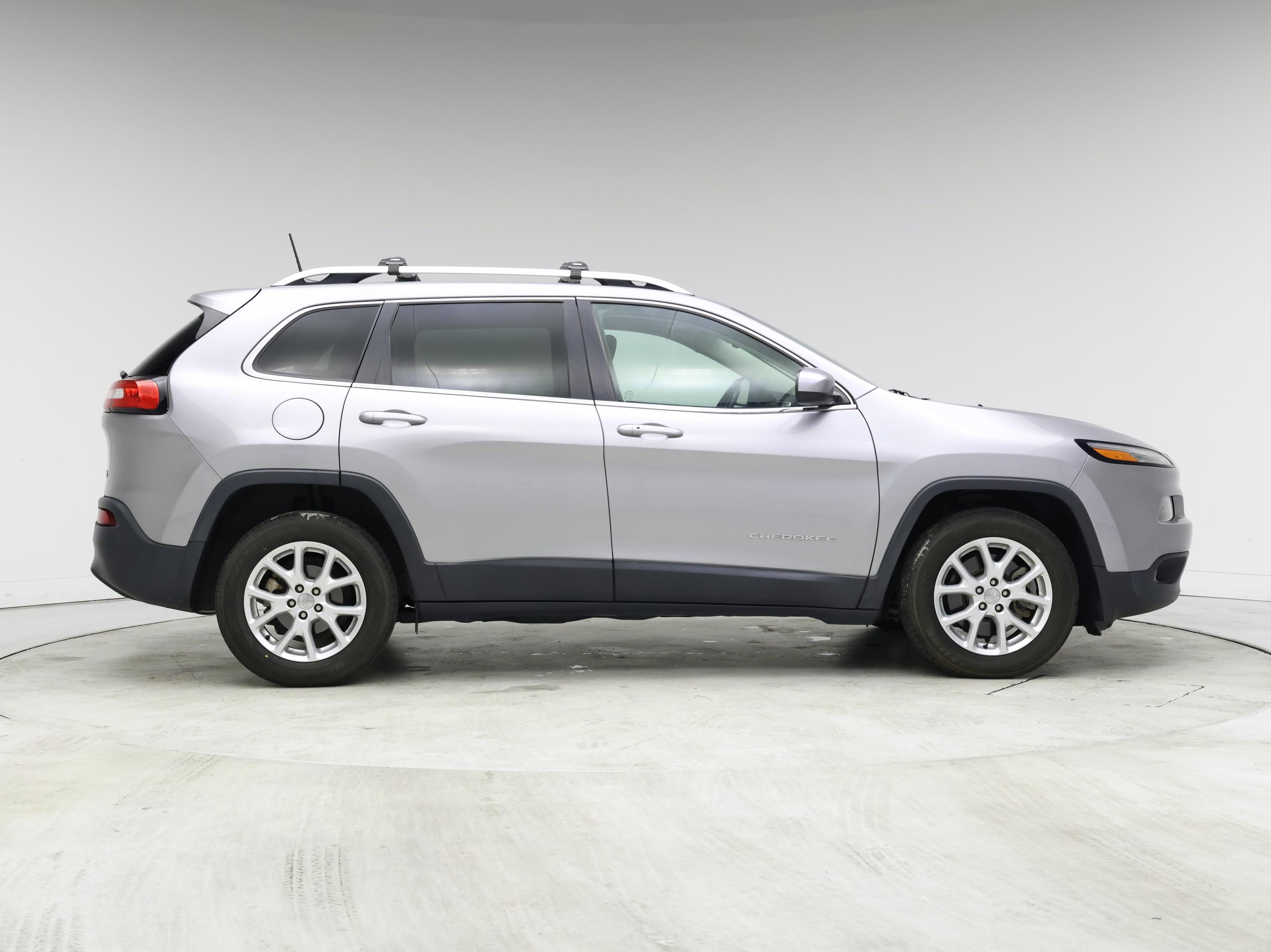 Thumbnail: 2018 Jeep Cherokee - 7