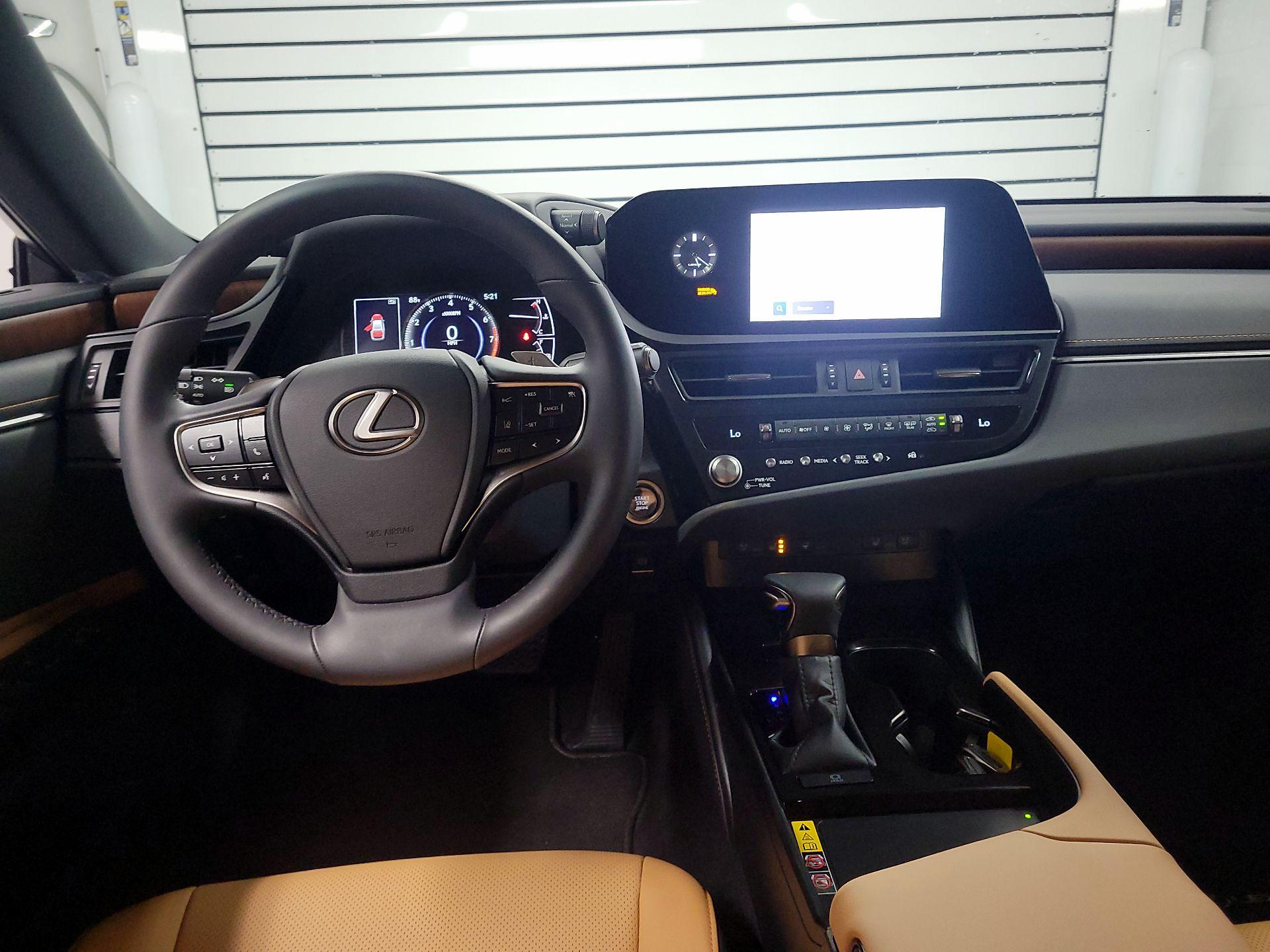 Thumbnail: 2024 Lexus ES - 9