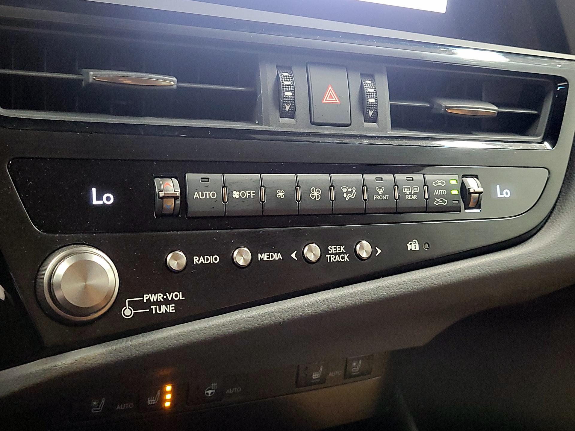 Thumbnail: 2024 Lexus ES - 15