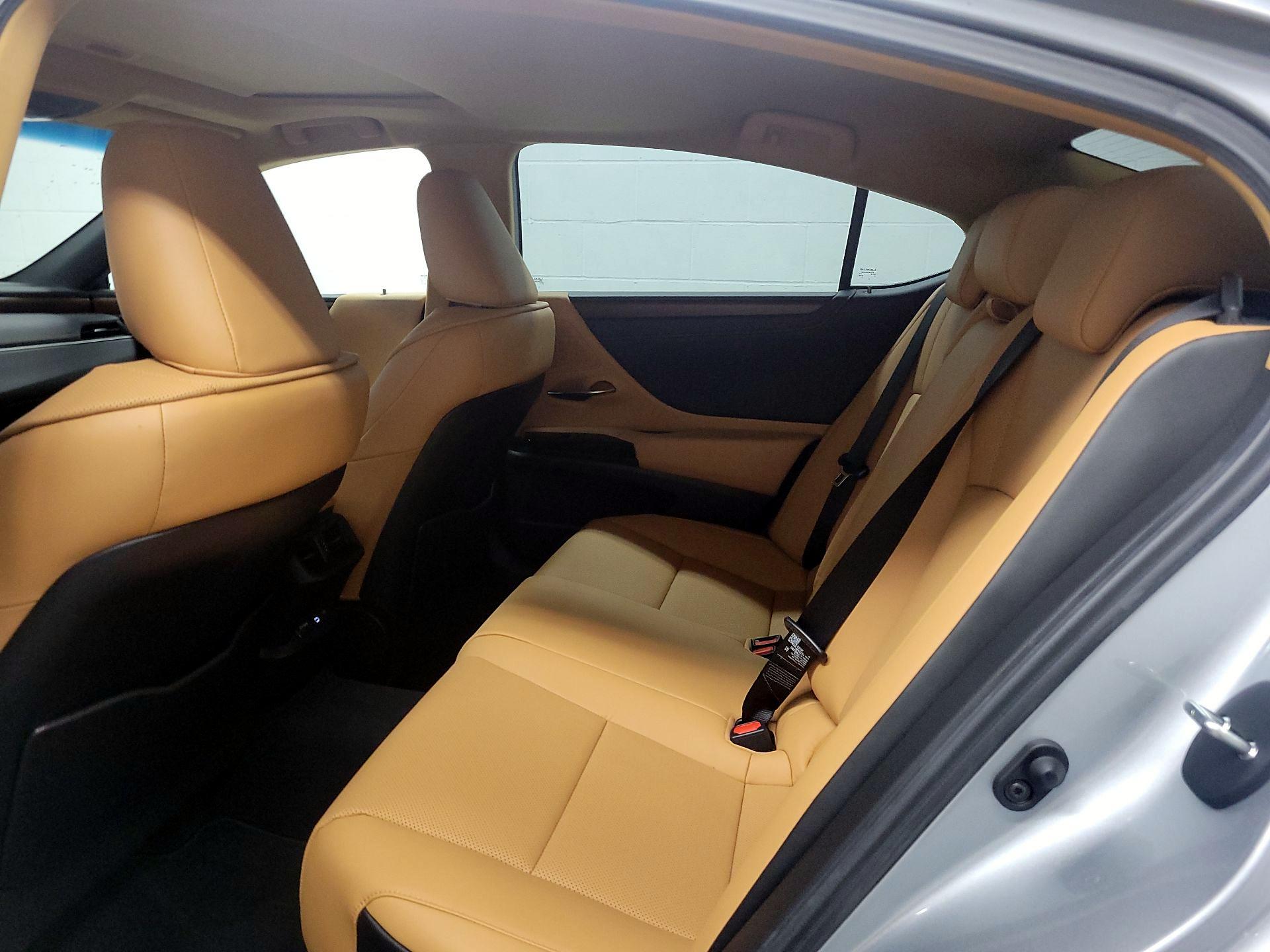 Thumbnail: 2024 Lexus ES - 17