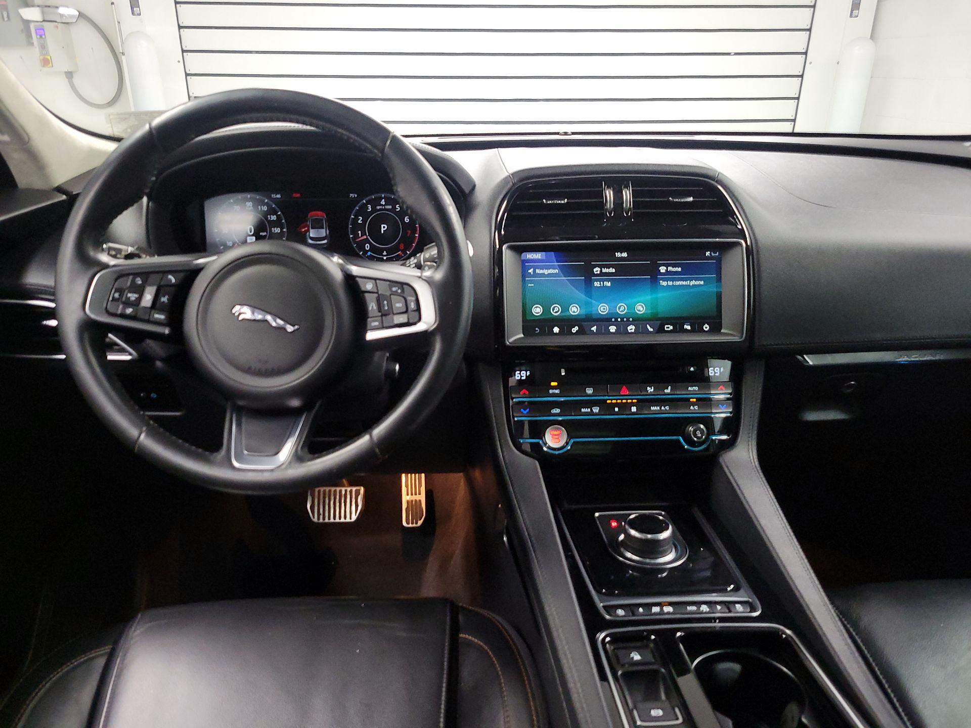 Thumbnail: 2019 Jaguar F-Pace - 9
