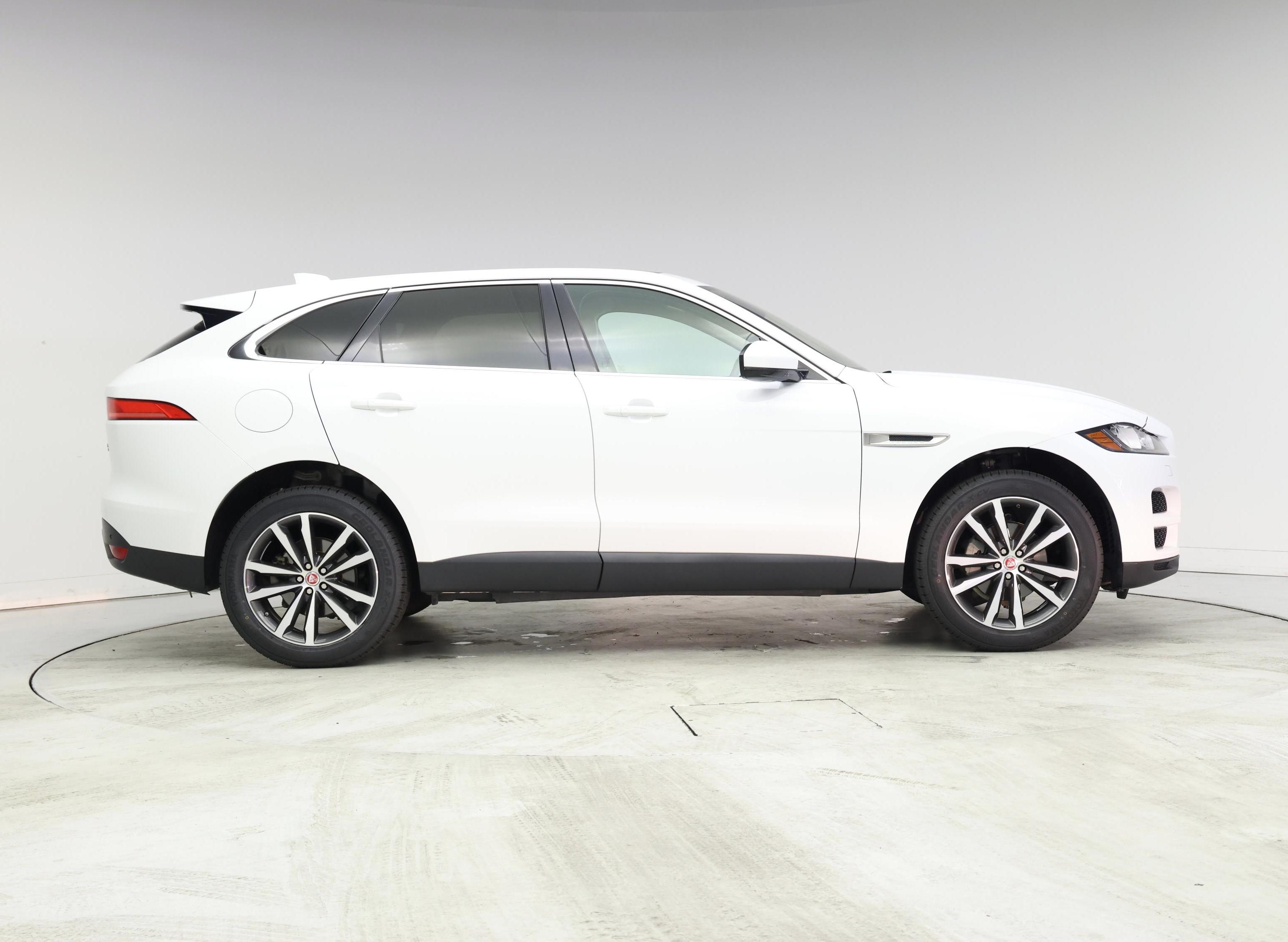 Thumbnail: 2019 Jaguar F-Pace - 7
