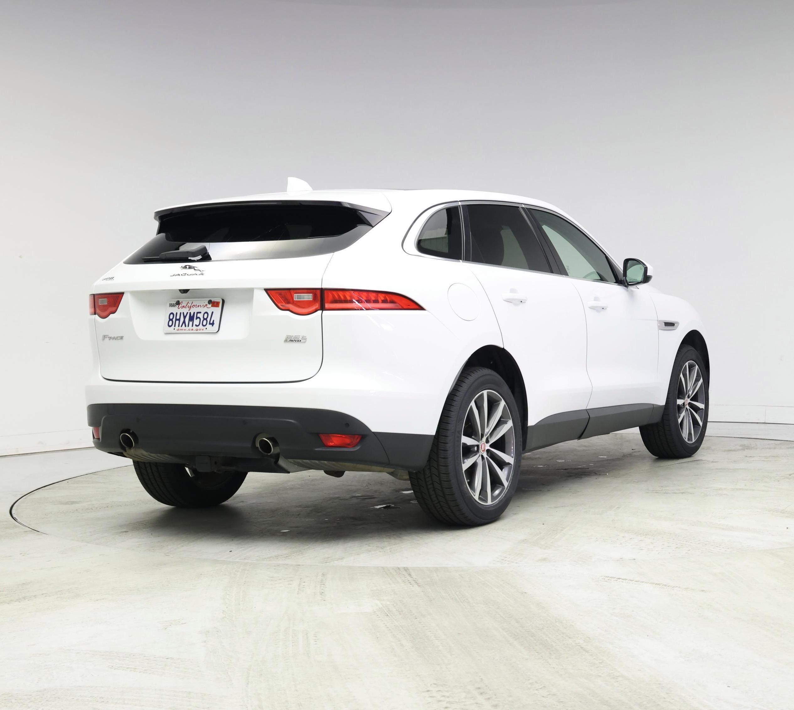 Thumbnail: 2019 Jaguar F-Pace - 8
