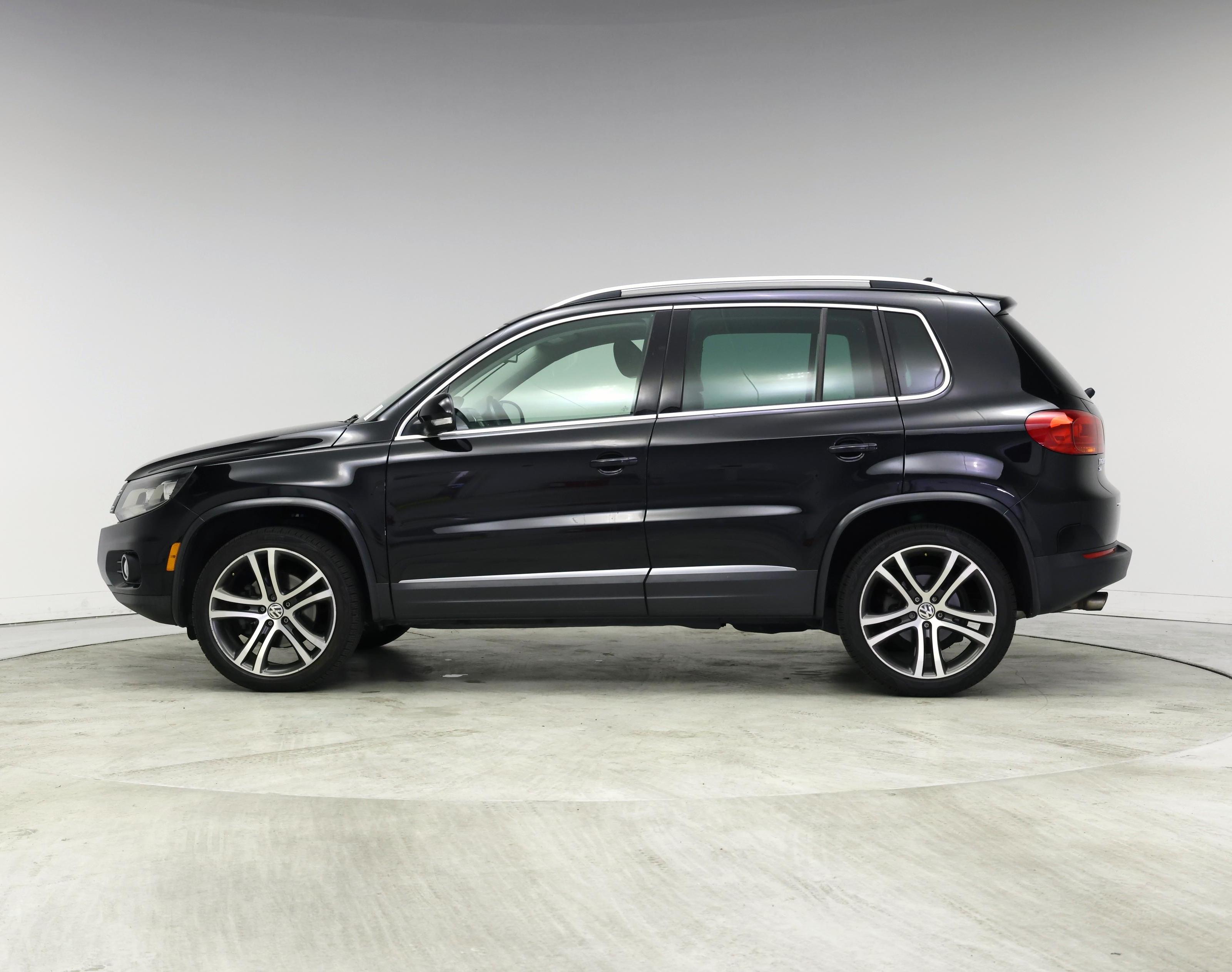Thumbnail: 2017 Volkswagen Tiguan - 3