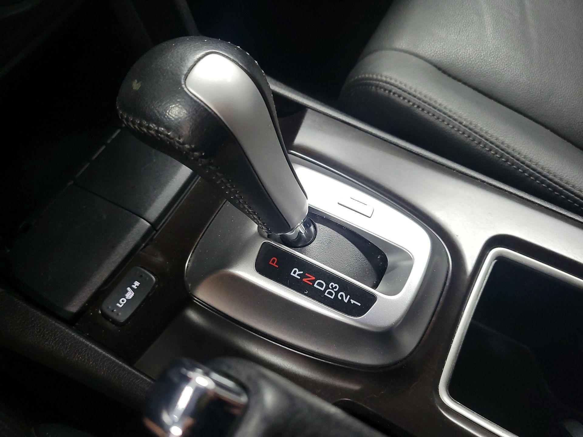 Thumbnail: 2015 Honda Accord Crosstour - 18