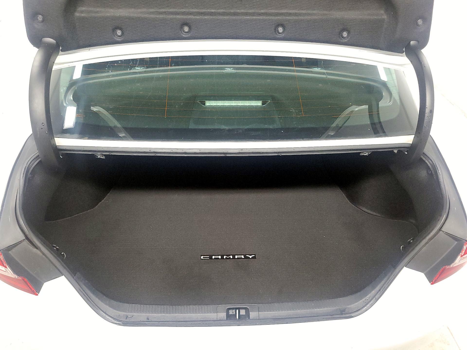 Thumbnail: 2018 Toyota Camry - 18