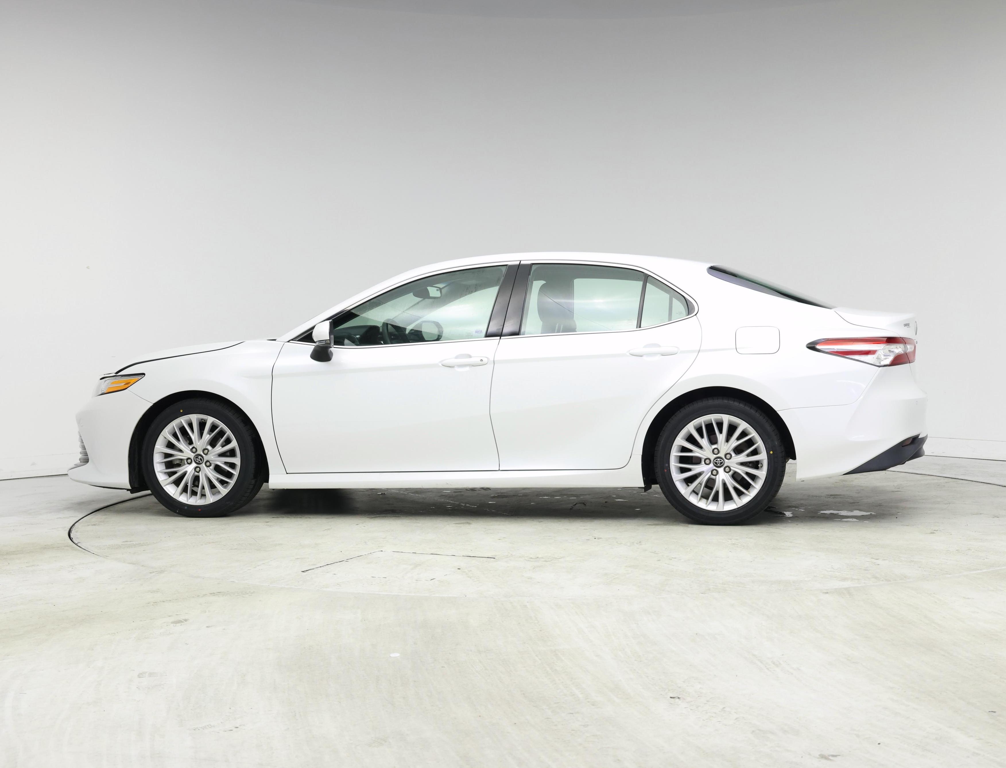 Thumbnail: 2018 Toyota Camry - 3