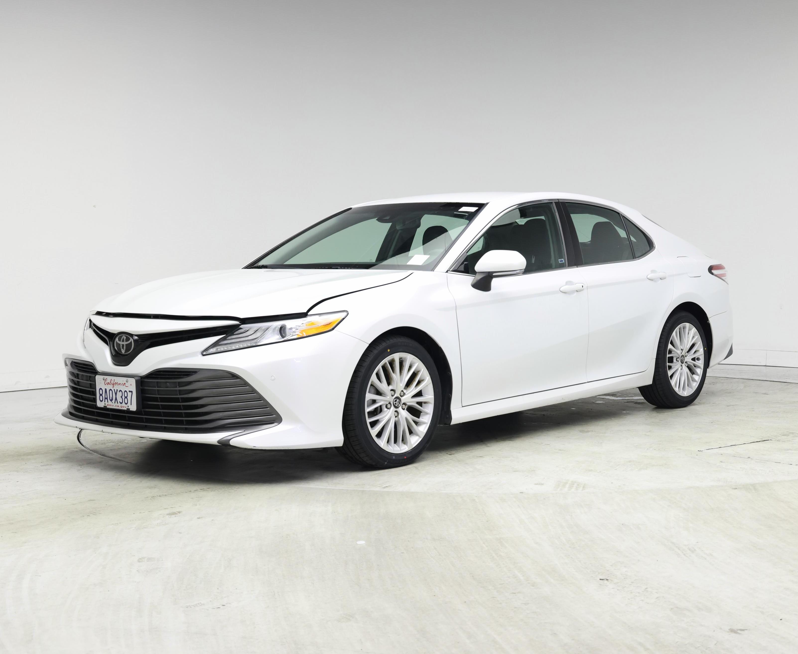 Thumbnail: 2018 Toyota Camry - 4