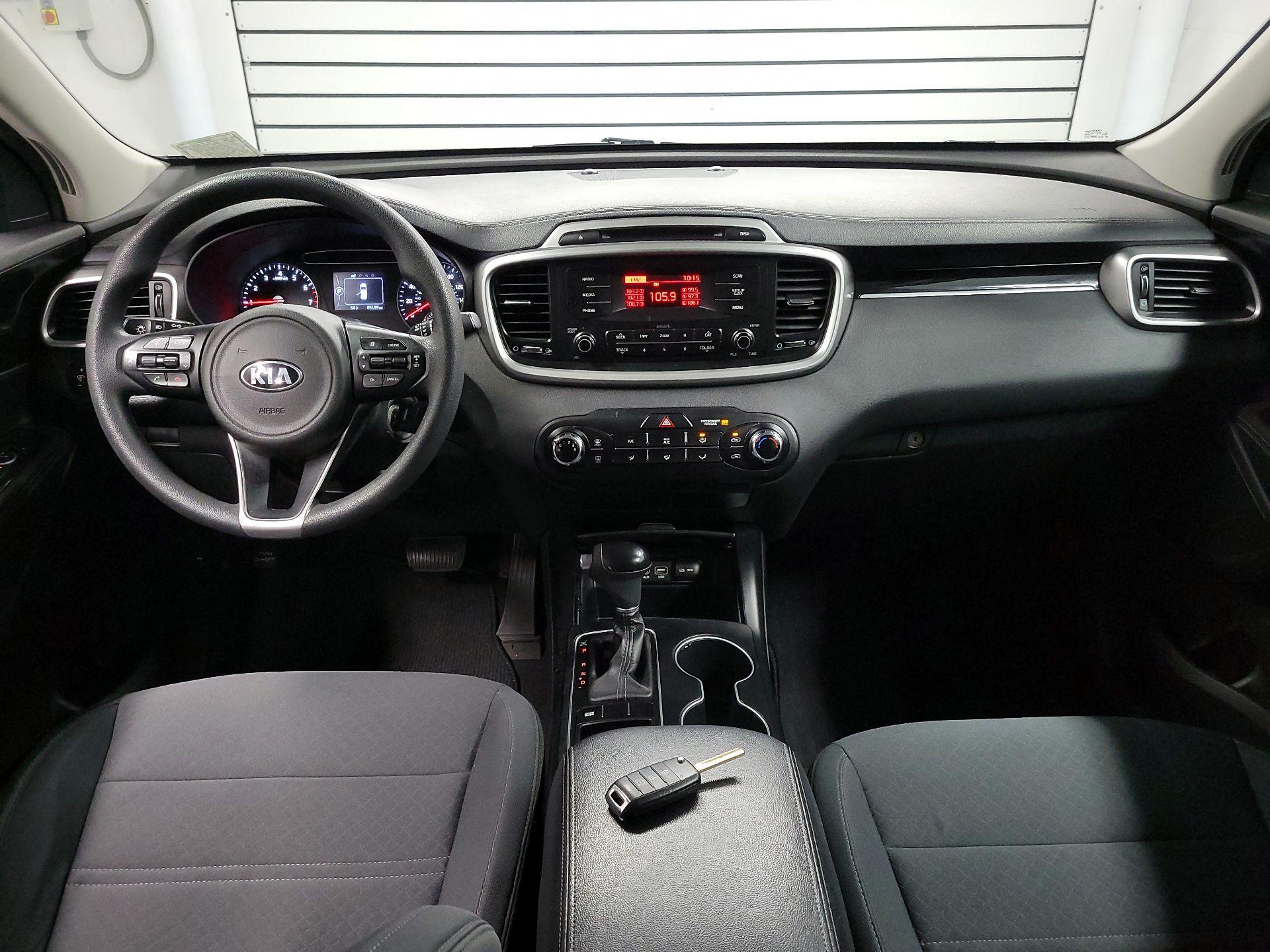 Thumbnail: 2017 Kia Sorento - 9