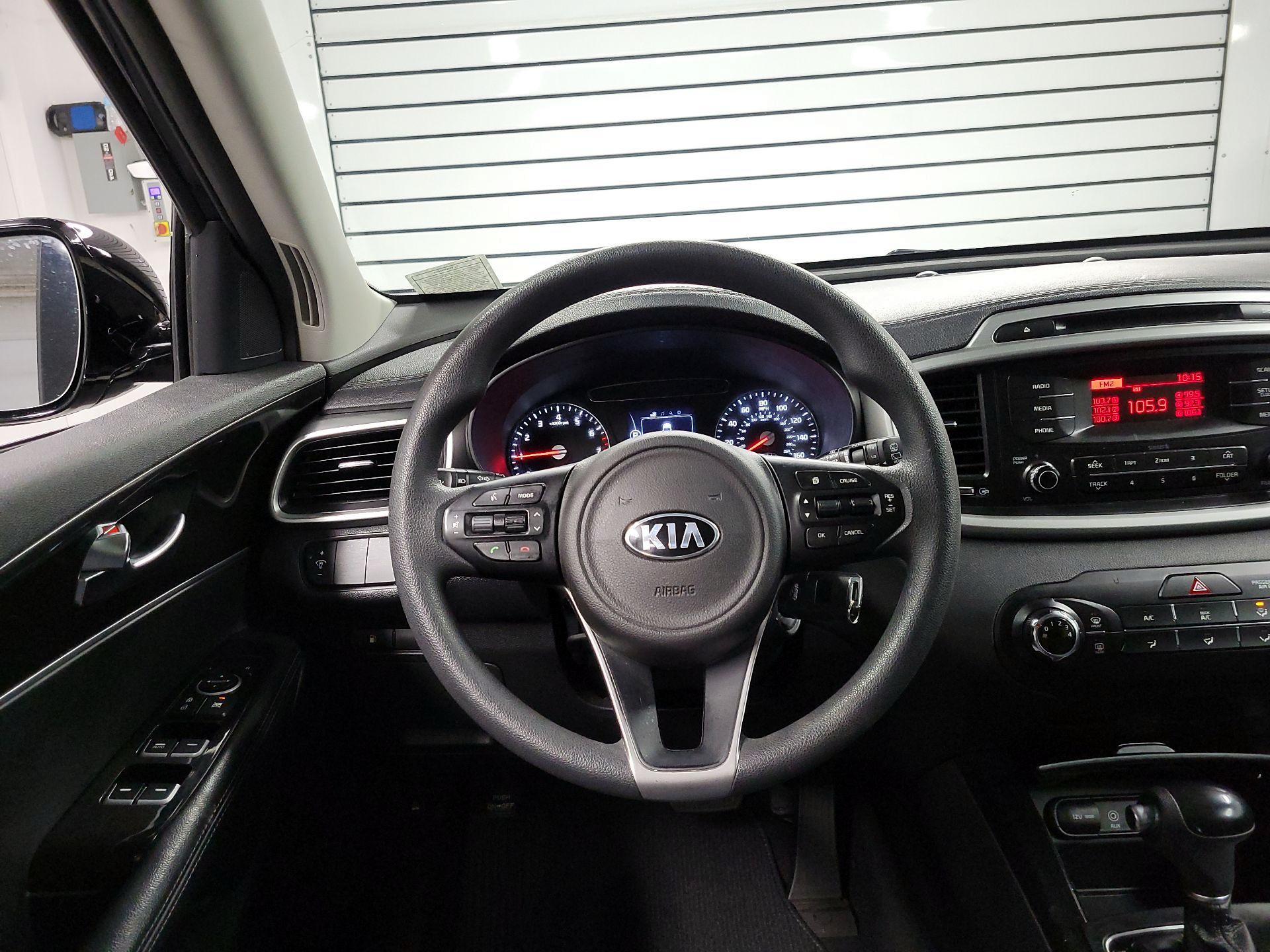 Thumbnail: 2017 Kia Sorento - 10