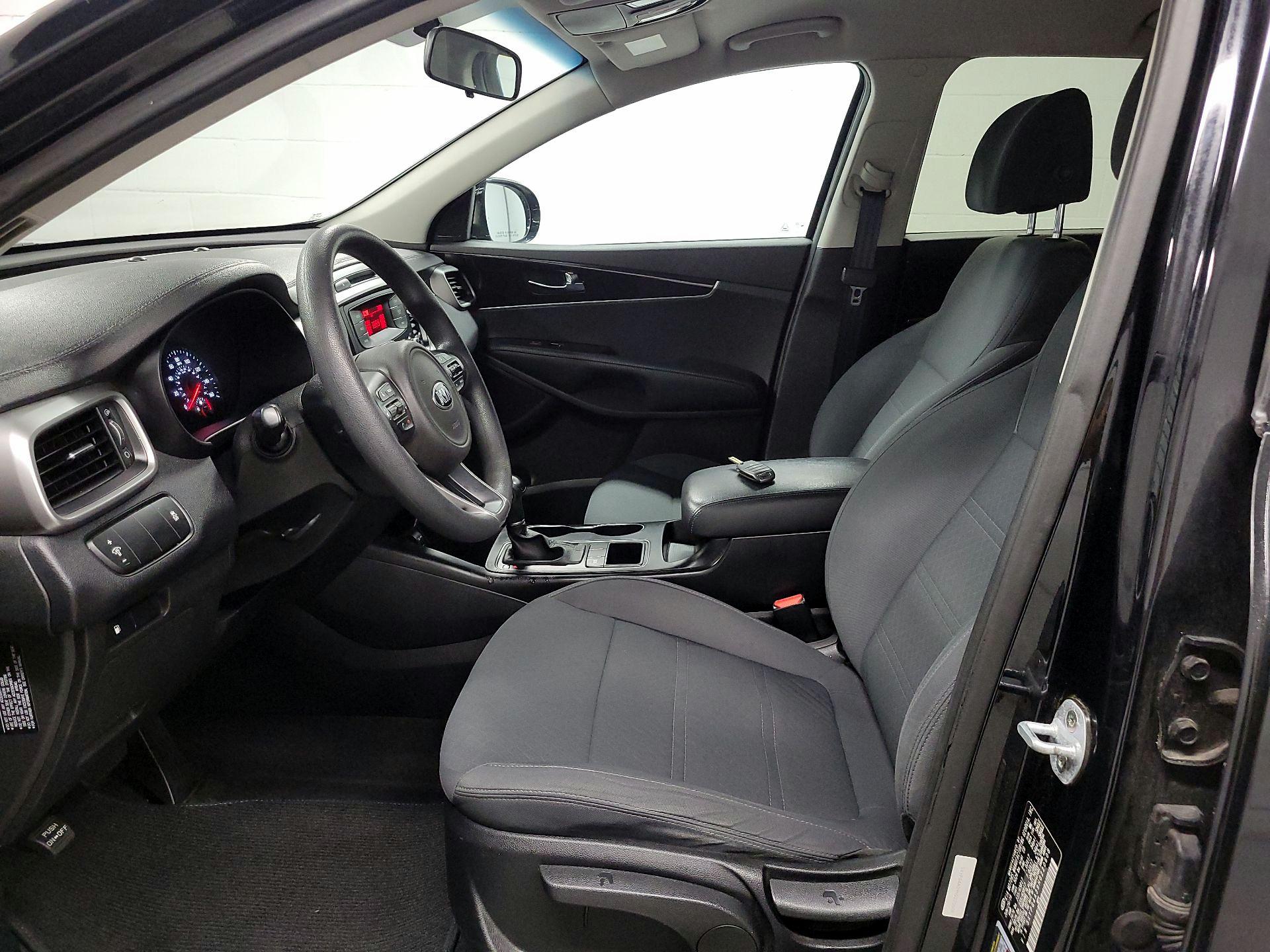 Thumbnail: 2017 Kia Sorento - 11