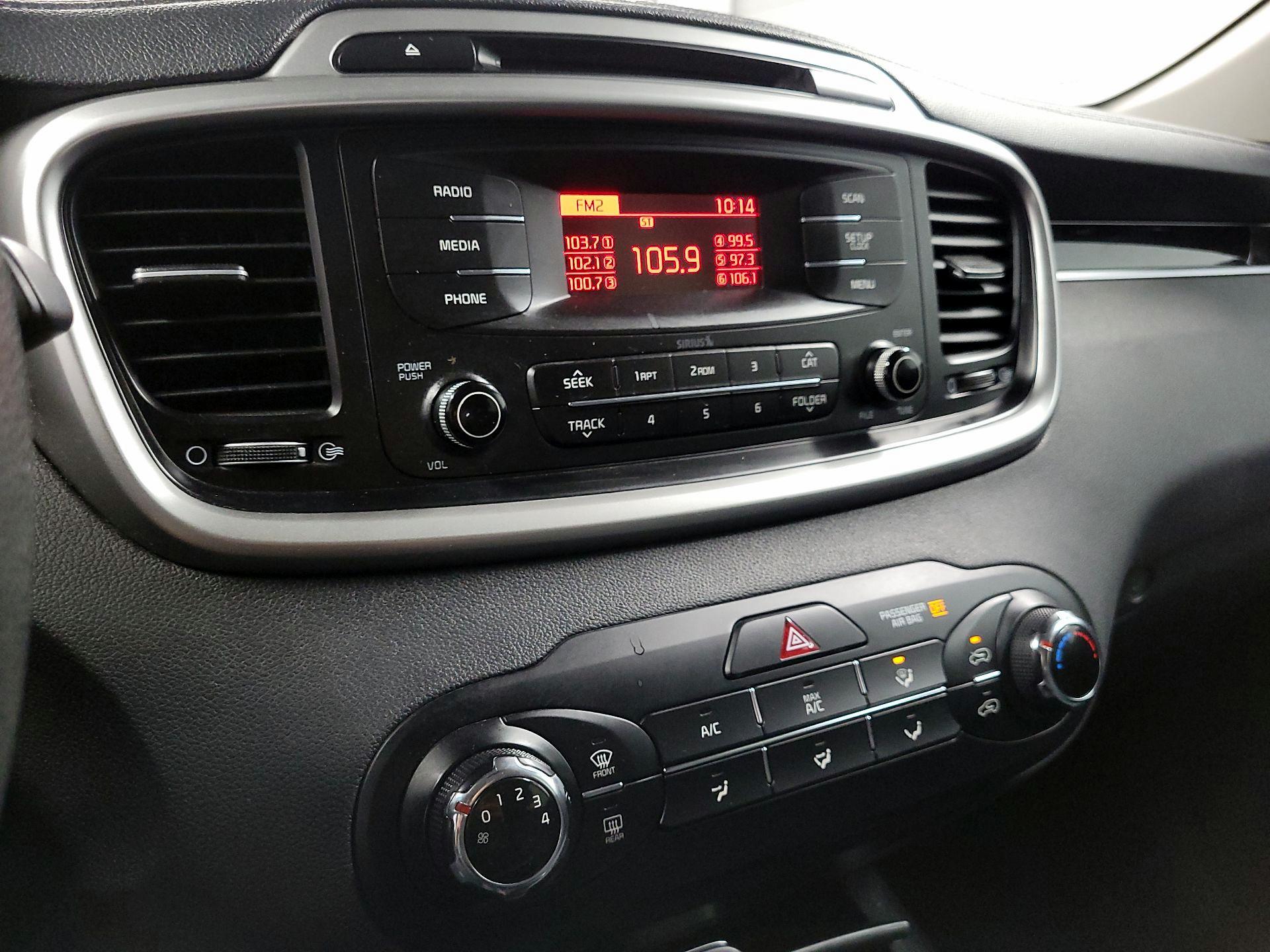 Thumbnail: 2017 Kia Sorento - 14