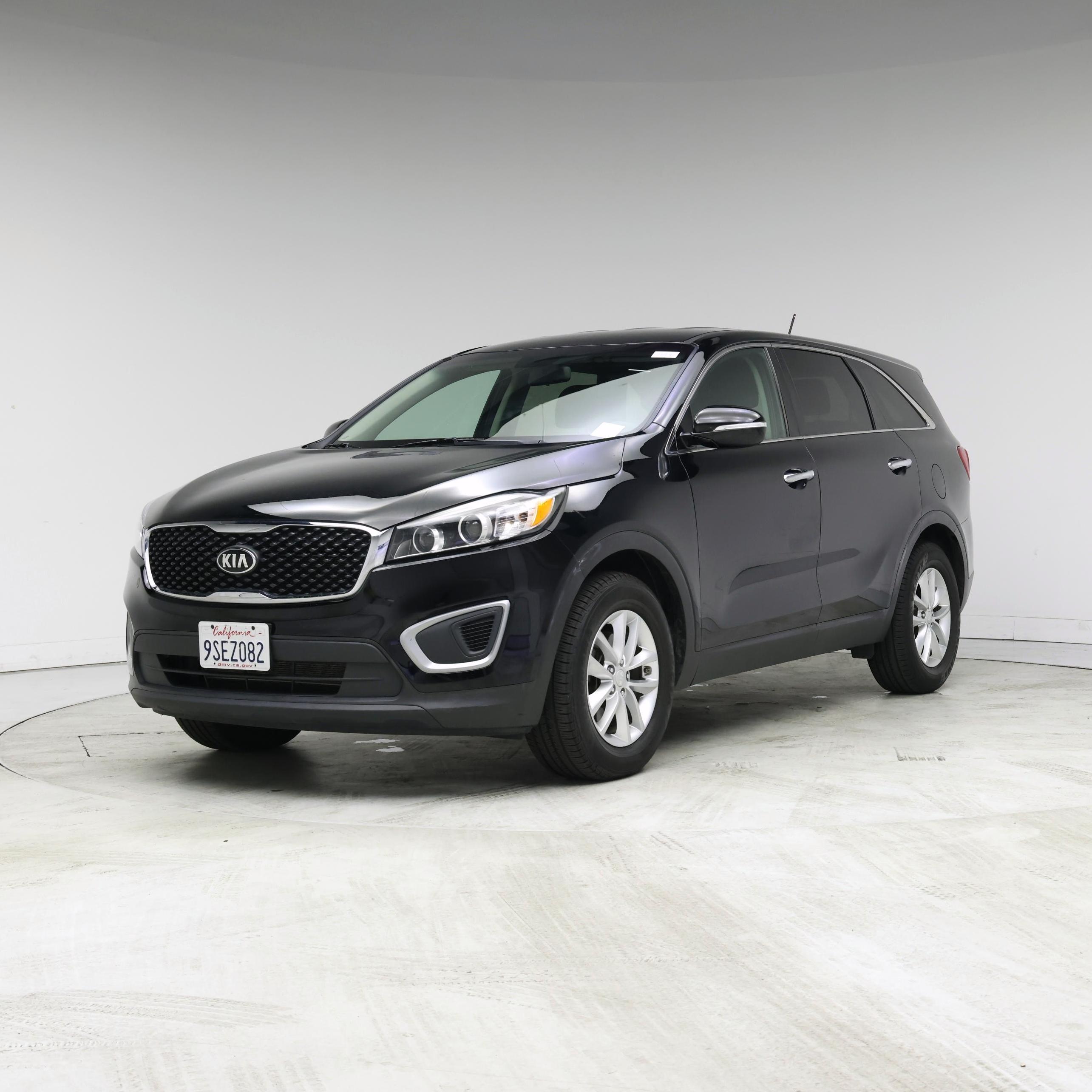 Thumbnail: 2017 Kia Sorento - 4