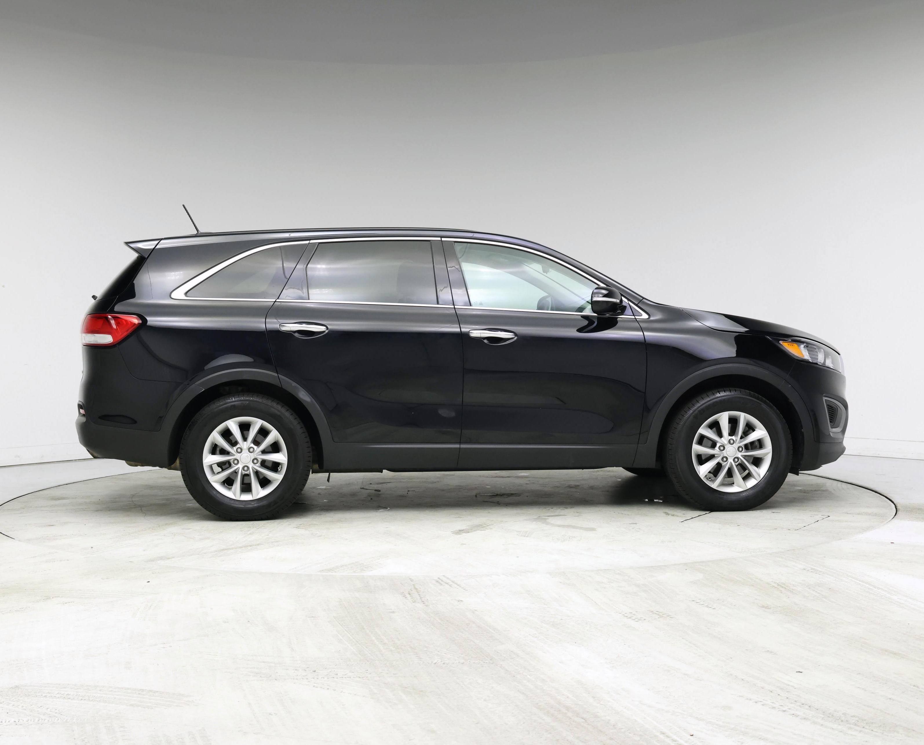 Thumbnail: 2017 Kia Sorento - 7