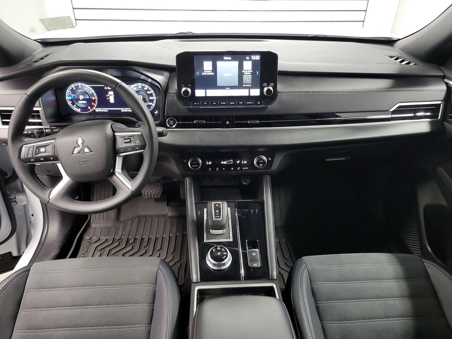Thumbnail: 2024 Mitsubishi Outlander - 9