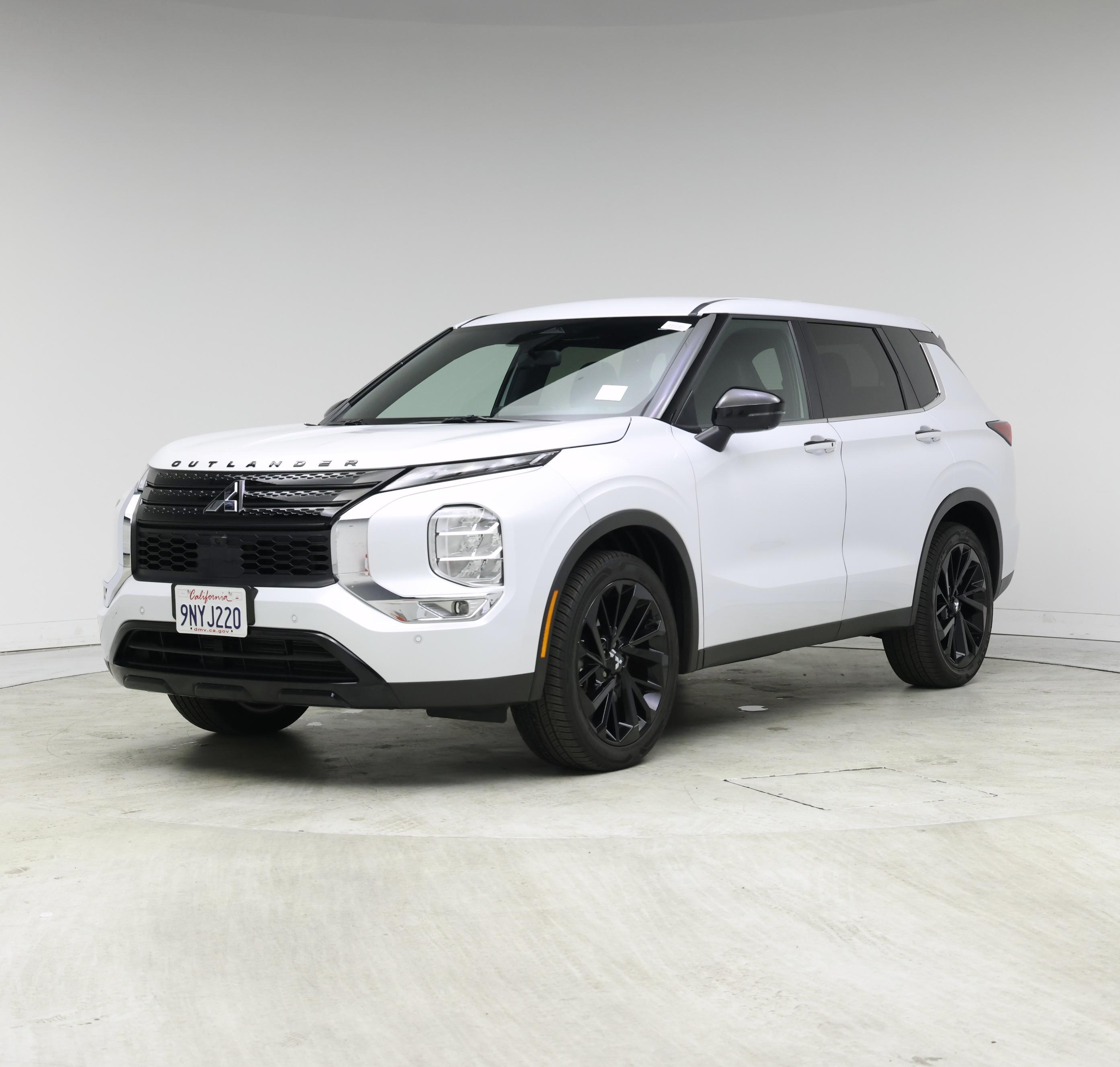 Thumbnail: 2024 Mitsubishi Outlander - 4