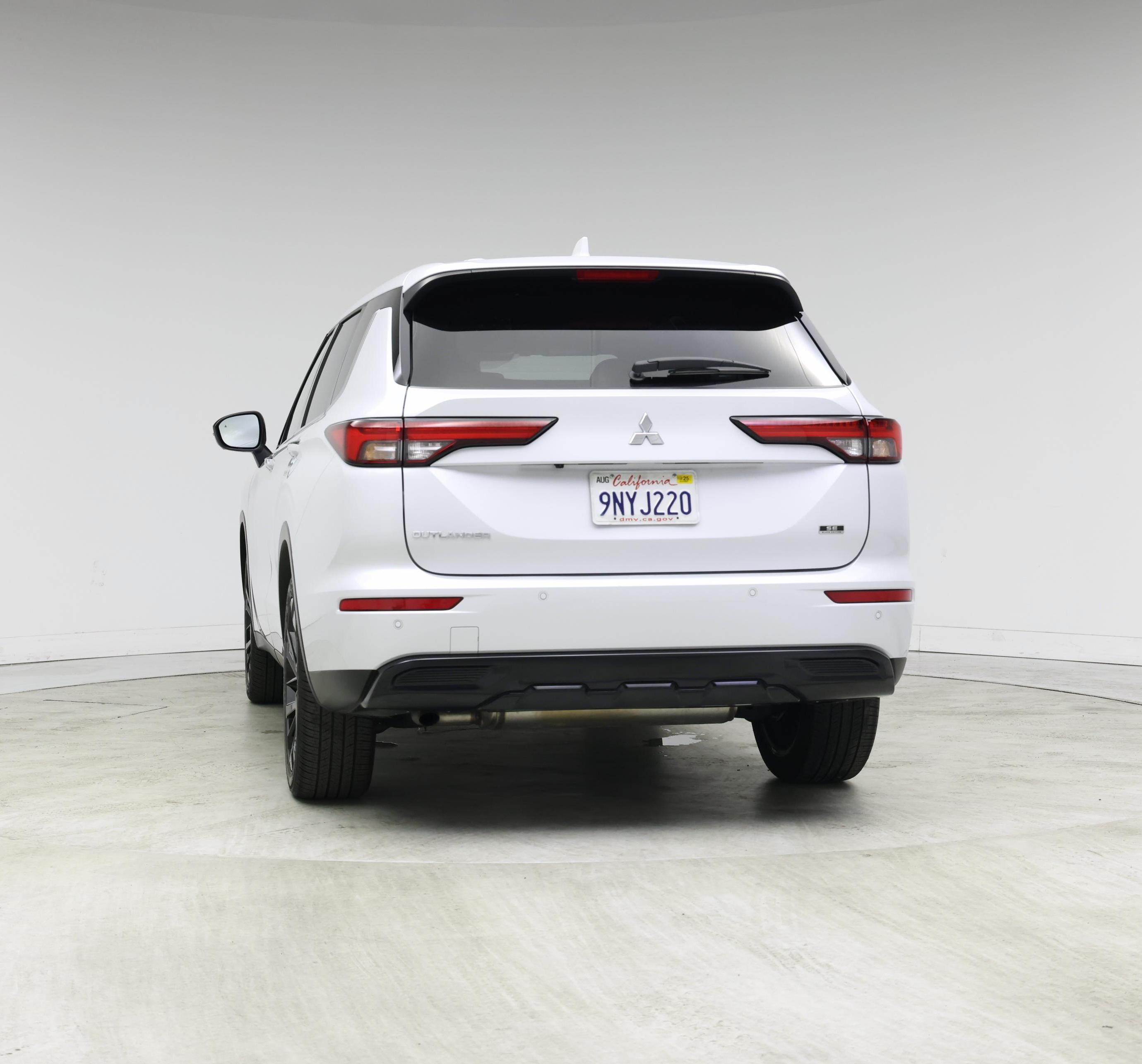 Thumbnail: 2024 Mitsubishi Outlander - 6