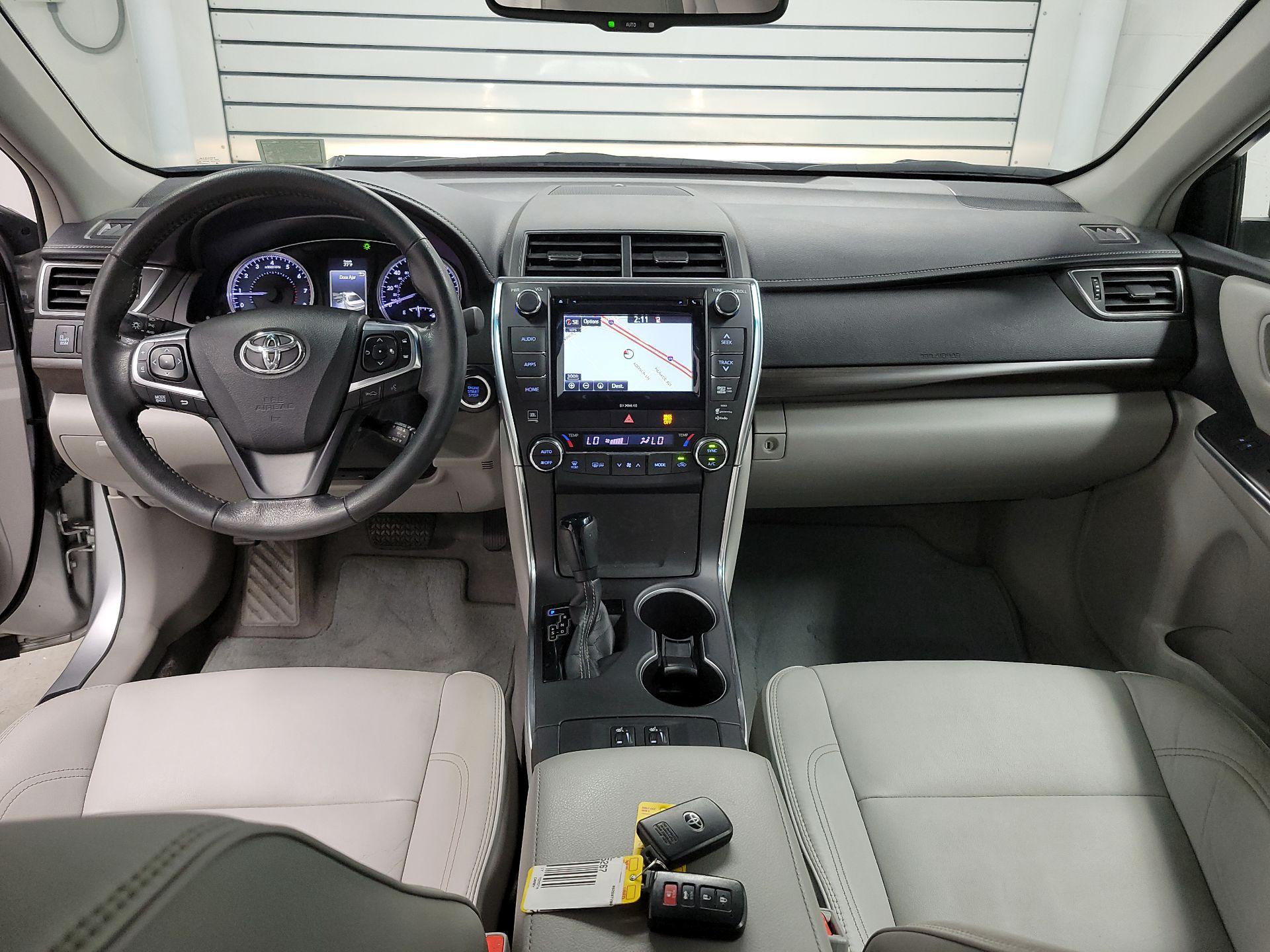 Thumbnail: 2017 Toyota Camry - 9