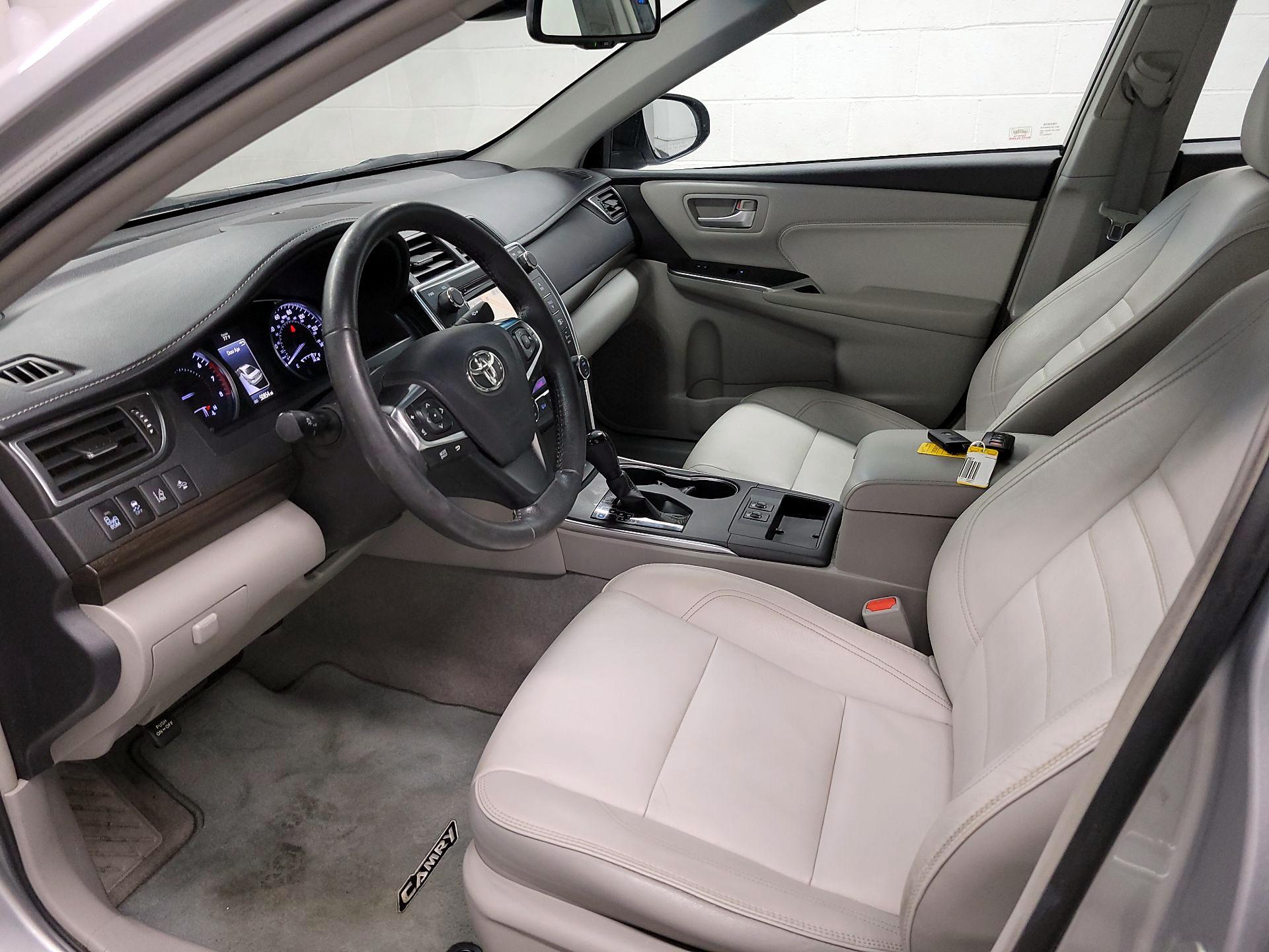 Thumbnail: 2017 Toyota Camry - 11