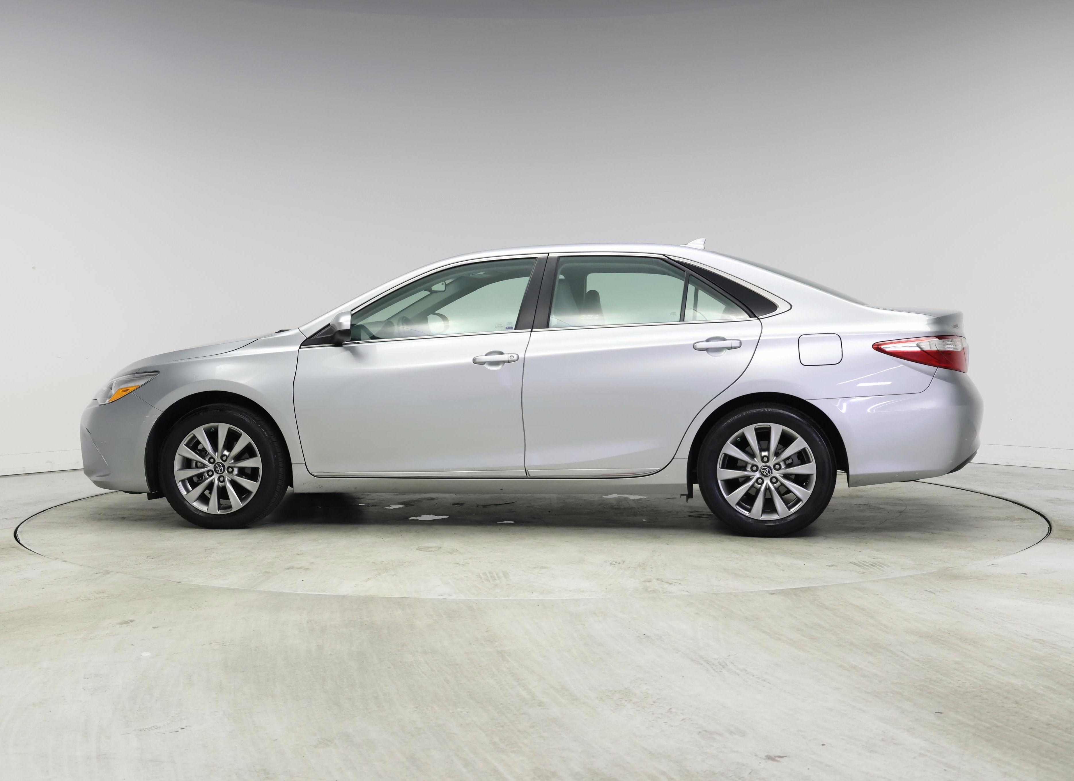 Thumbnail: 2017 Toyota Camry - 3
