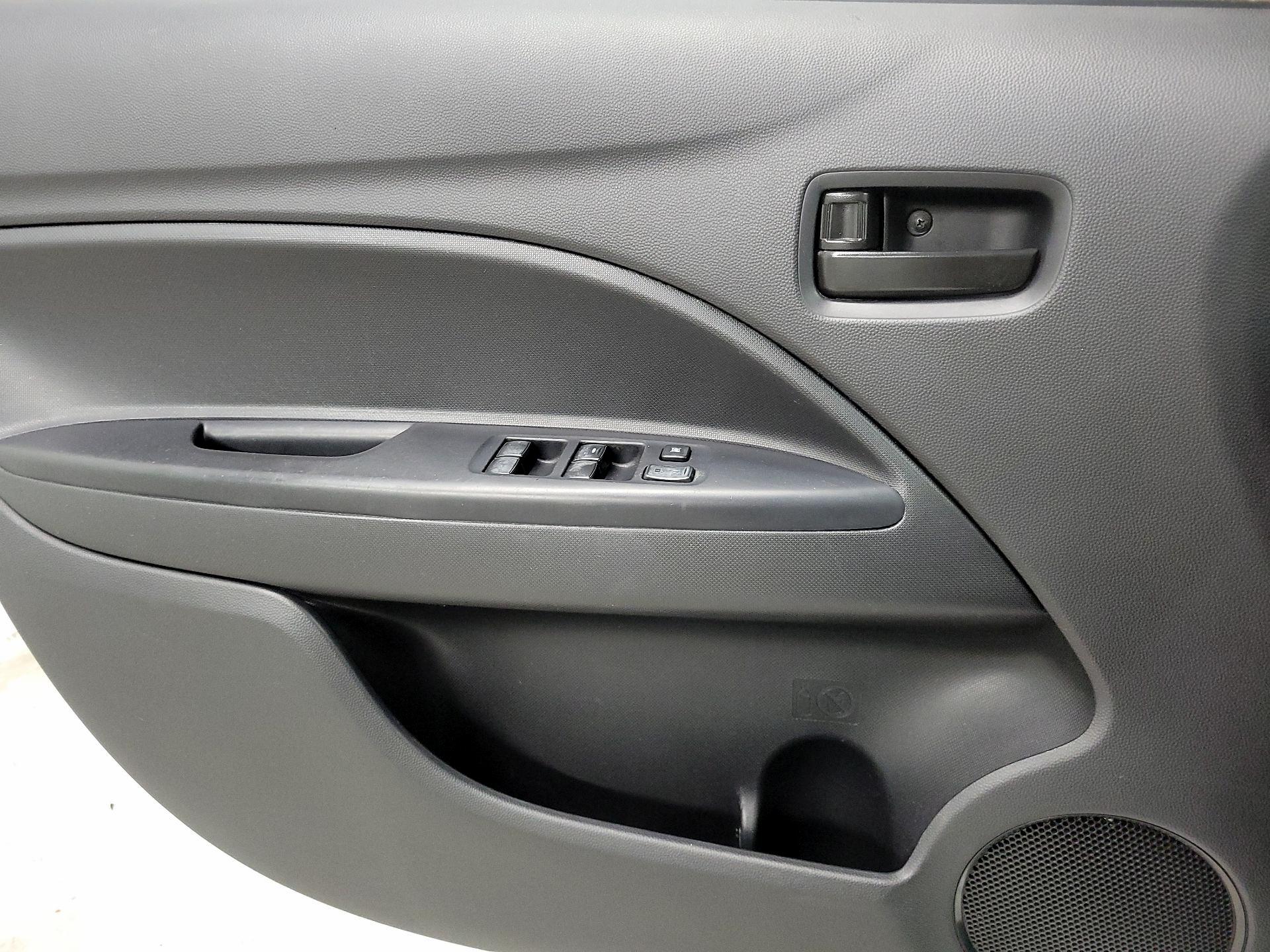 Thumbnail: 2017 Mitsubishi Mirage G4 - 12