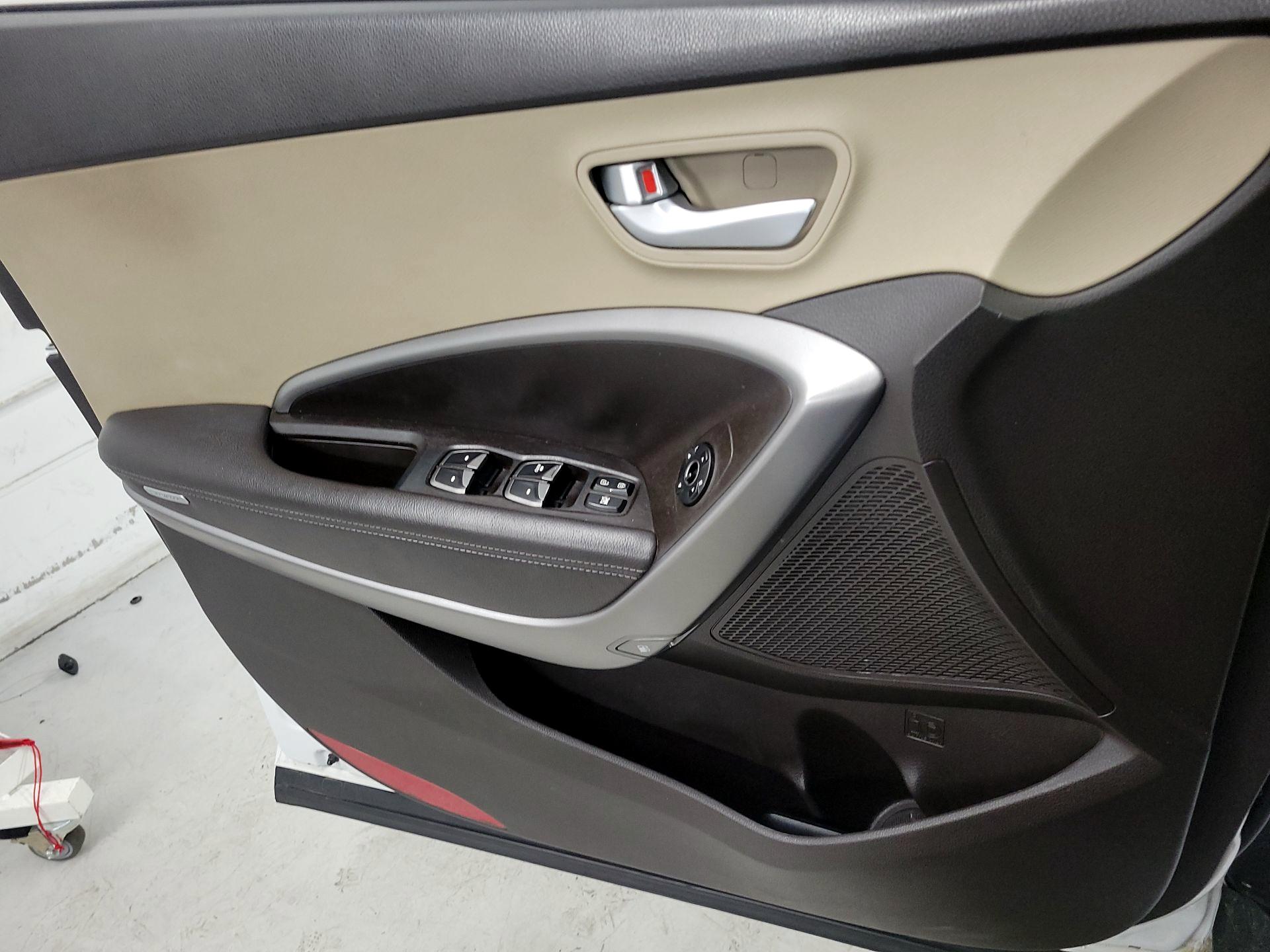 Thumbnail: 2014 Hyundai Santa Fe - 12