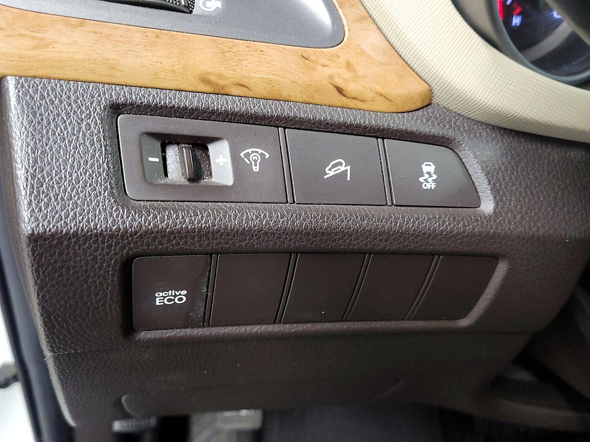 Thumbnail: 2014 Hyundai Santa Fe - 13