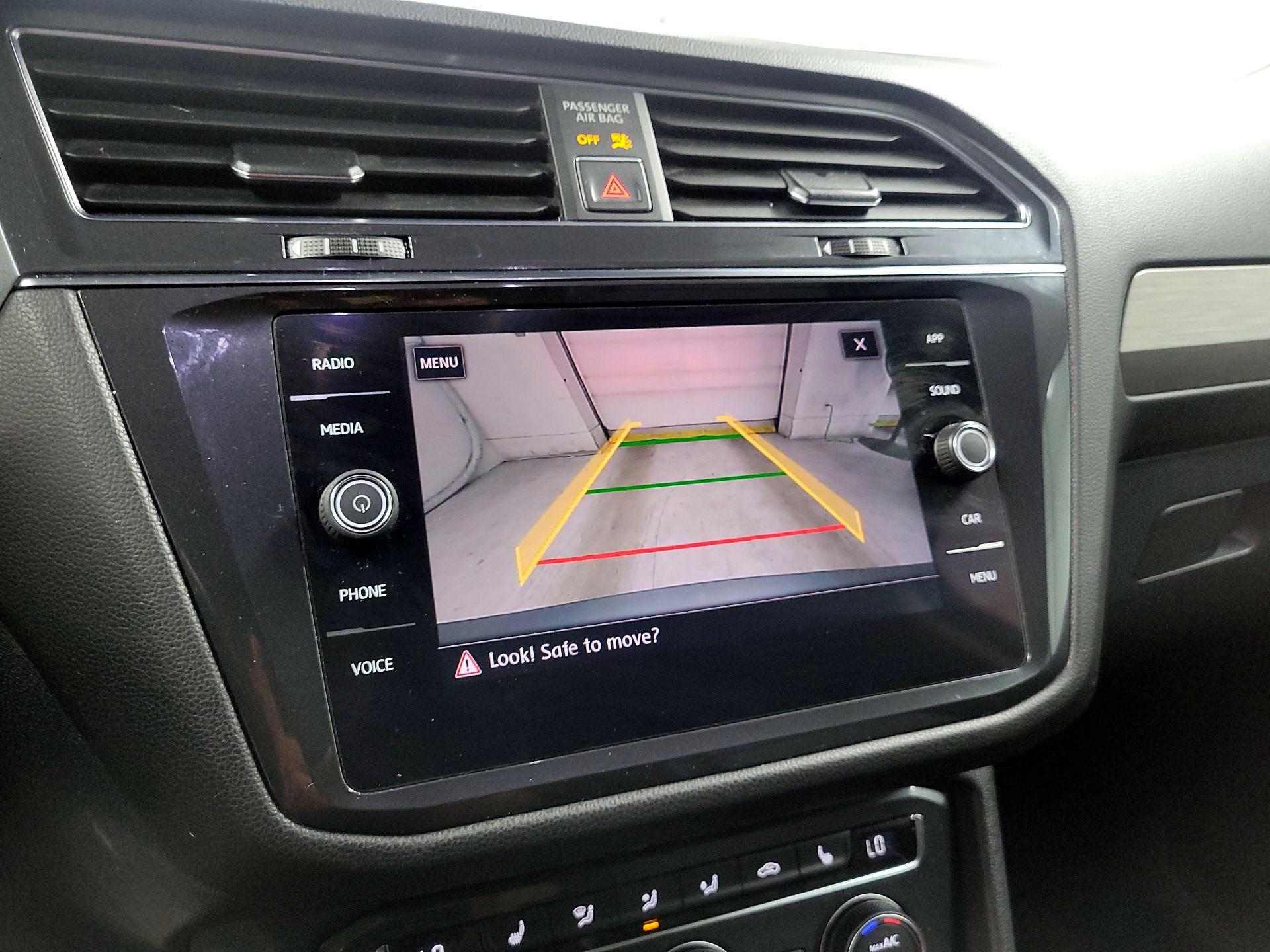 Thumbnail: 2018 Volkswagen Tiguan - 14