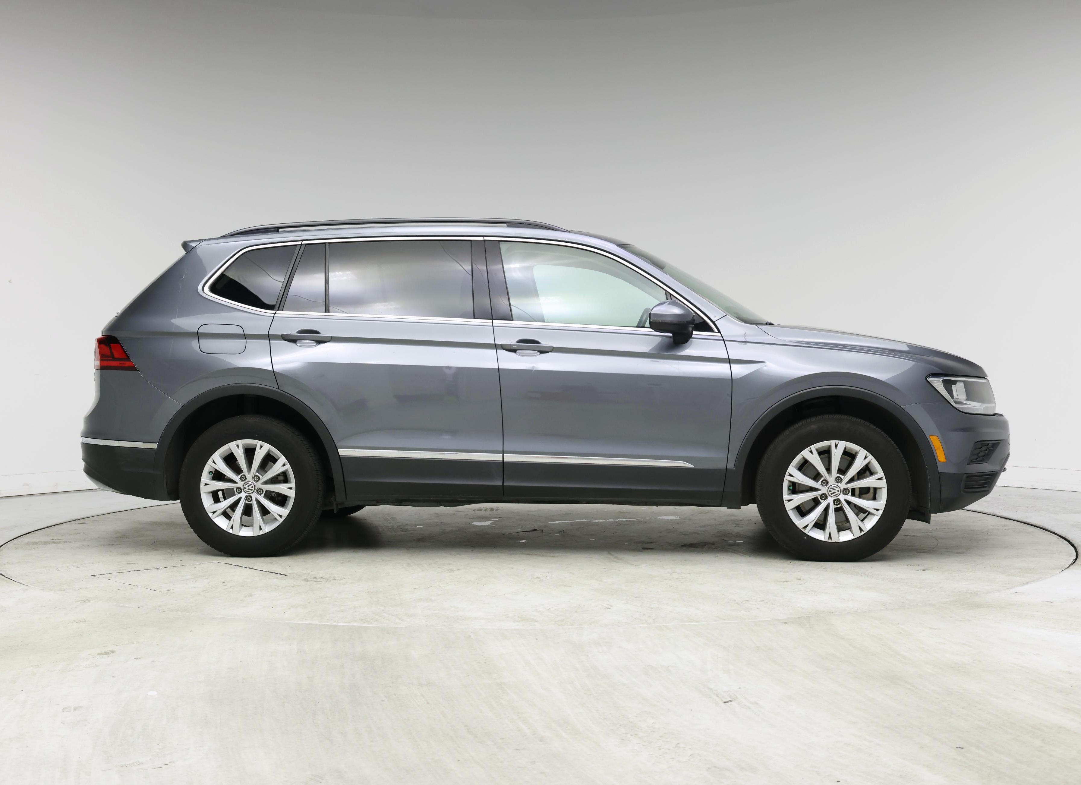 Thumbnail: 2018 Volkswagen Tiguan - 7