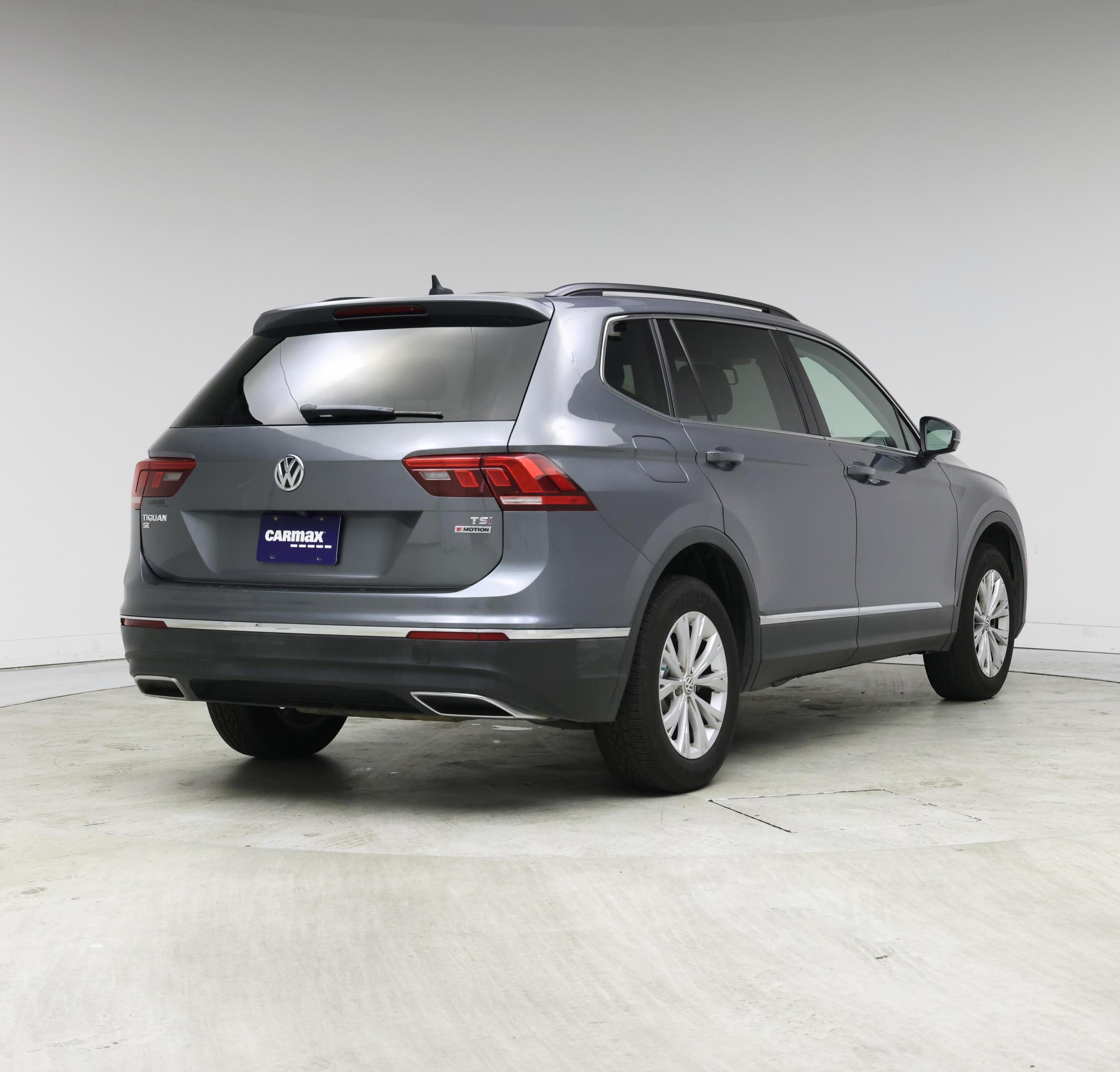 Thumbnail: 2018 Volkswagen Tiguan - 8
